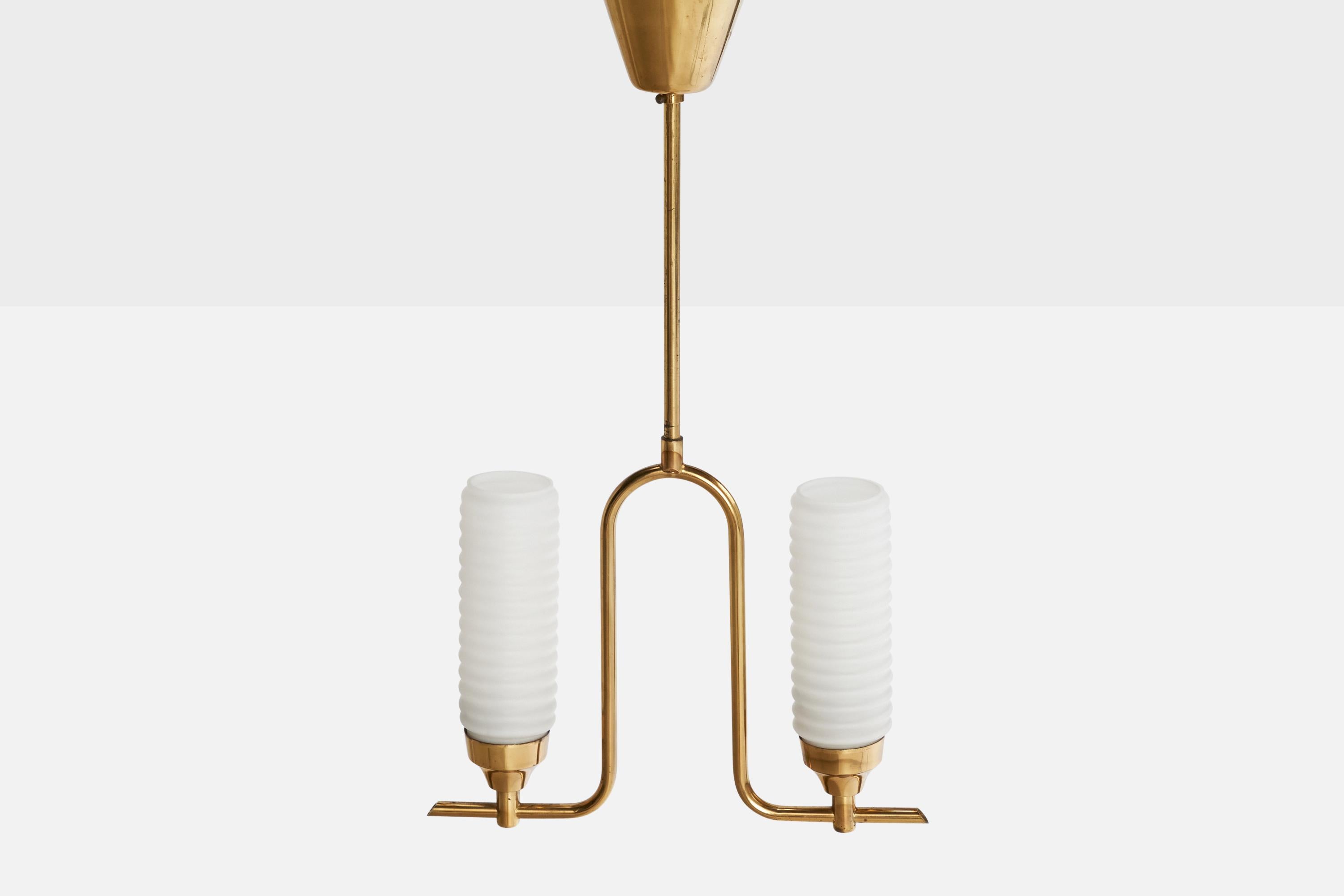 Suédois Design suédois, lampe à suspension, laiton, verre, Suède, années 1950 en vente