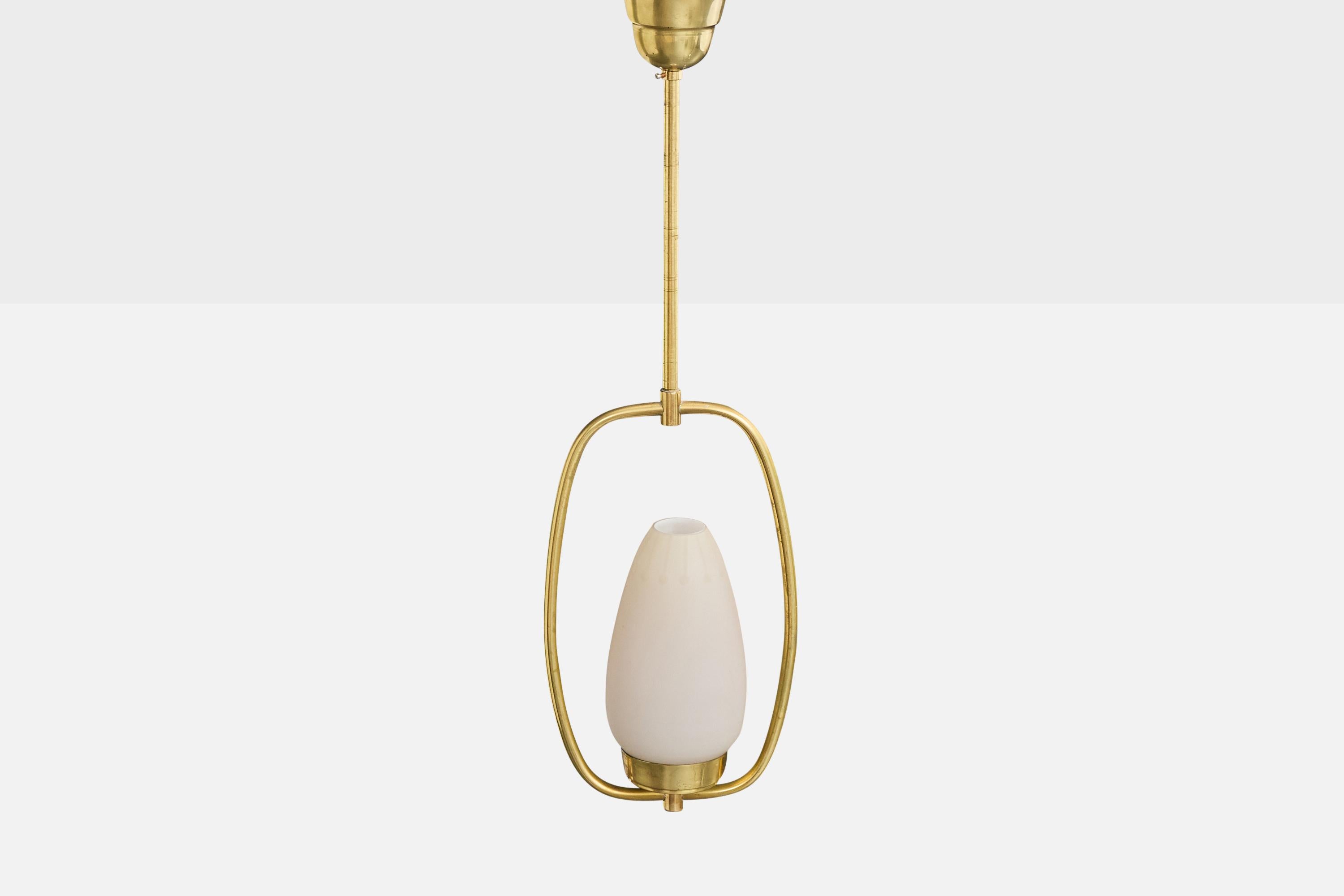 Schwedische Designer-Hängelampe, Messing, Glas, Schweden, 1950er Jahre im Zustand „Gut“ im Angebot in High Point, NC