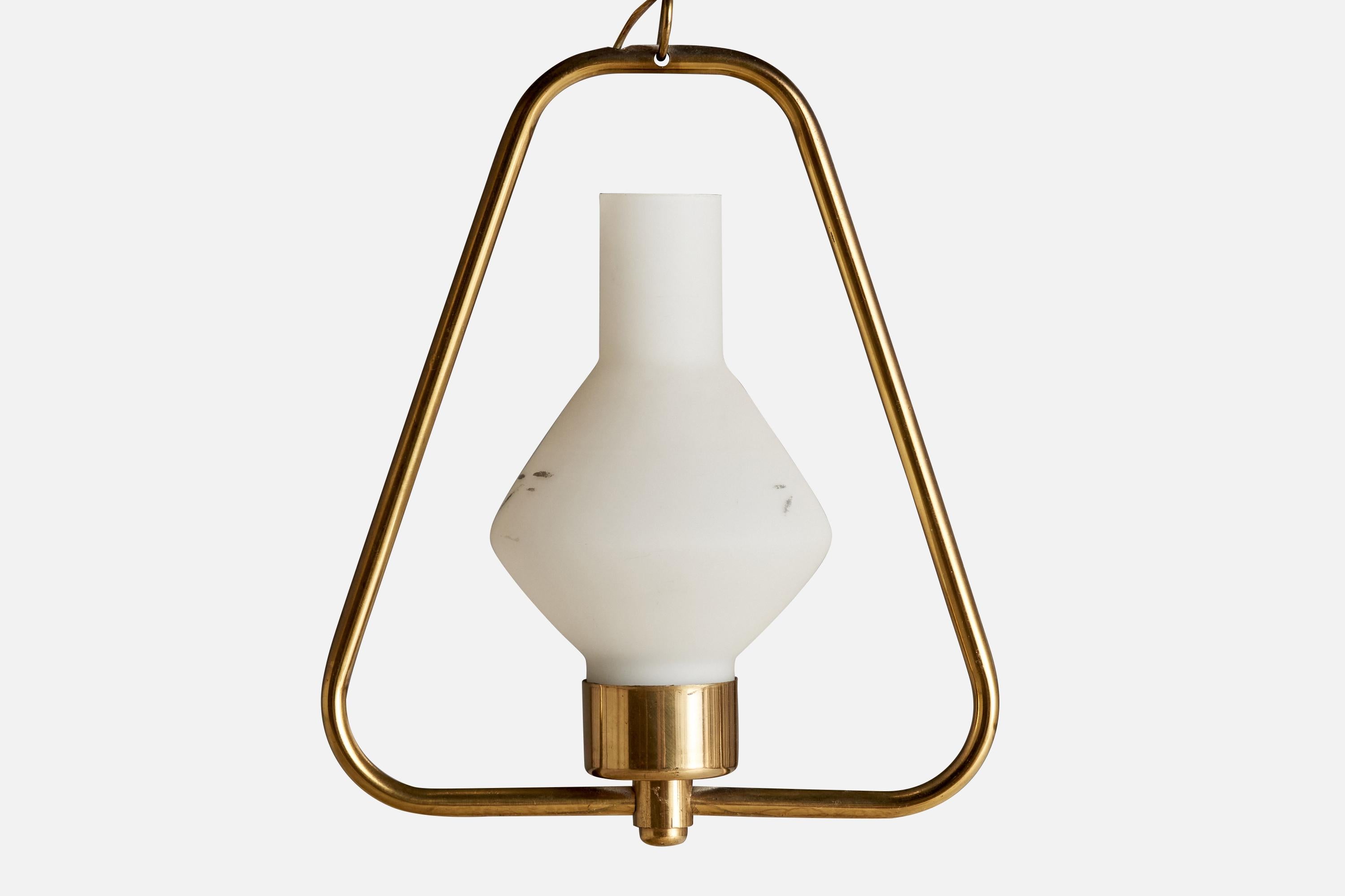 Designer svedese, lampada a sospensione, ottone, vetro, Svezia, anni '1950 In condizioni buone in vendita a High Point, NC