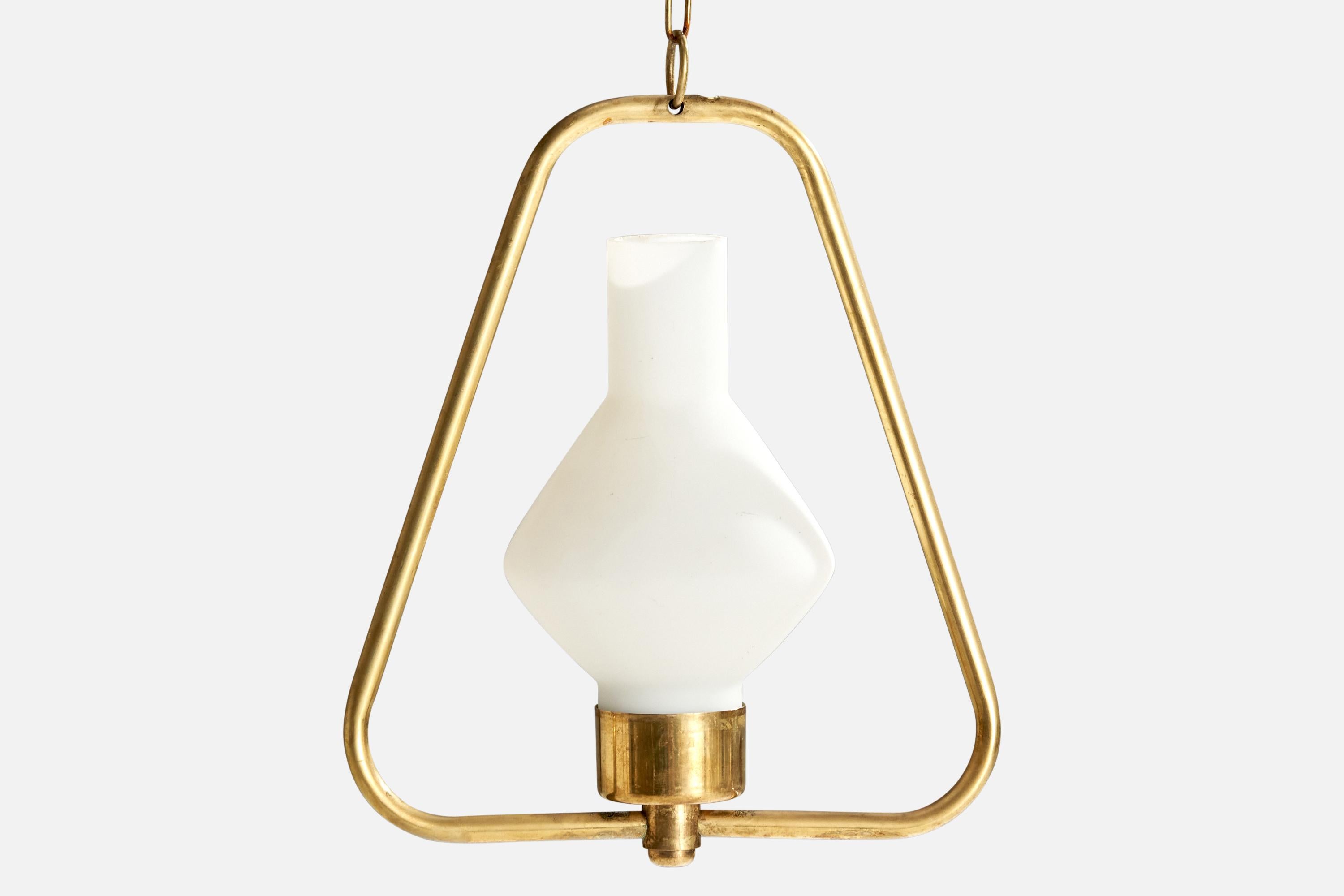 Designer svedese, lampada a sospensione, ottone, vetro, Svezia, anni '1950 In condizioni buone in vendita a High Point, NC