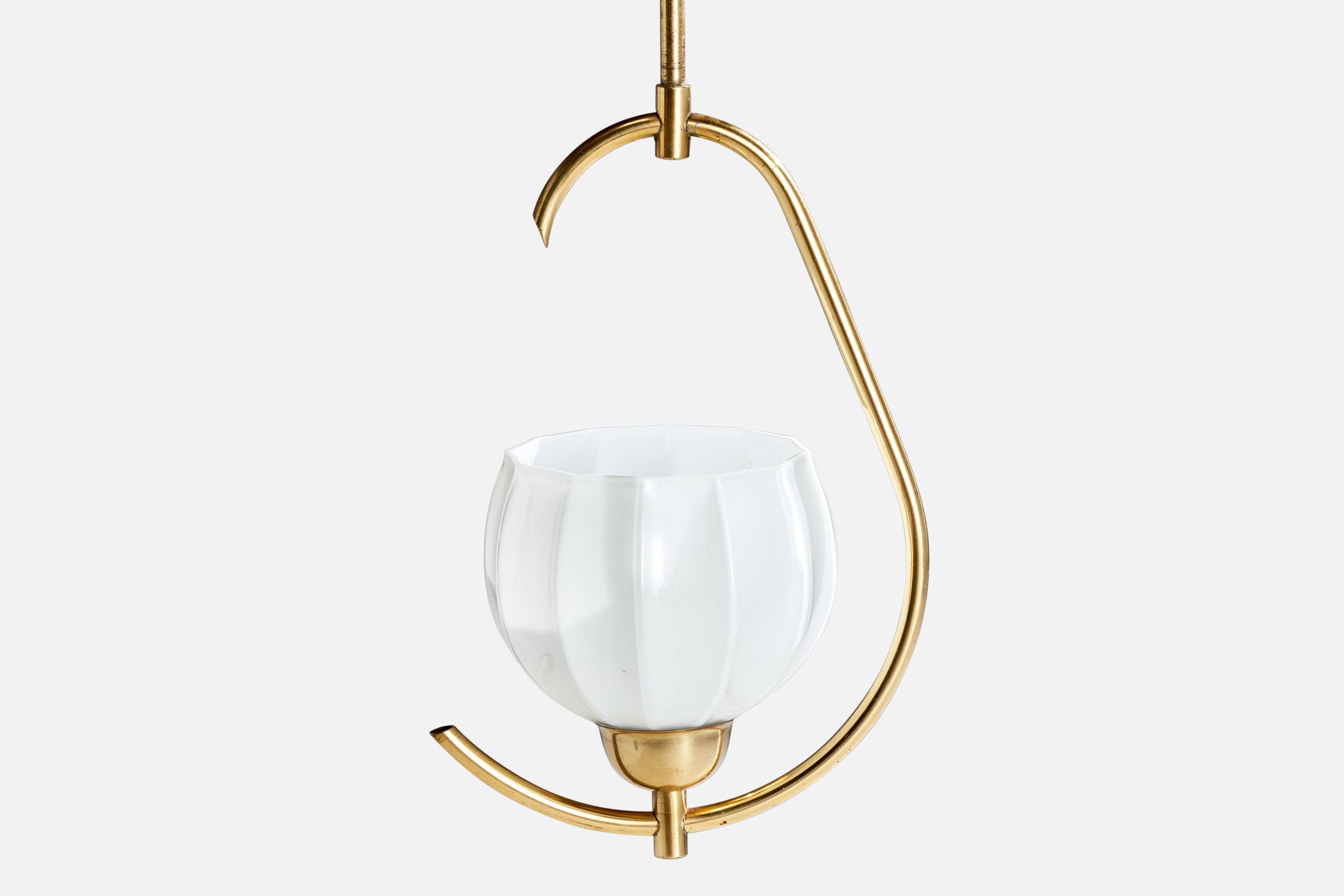 Design suédois, lampe à suspension, laiton, verre, Suède, années 1950 Bon état - En vente à High Point, NC