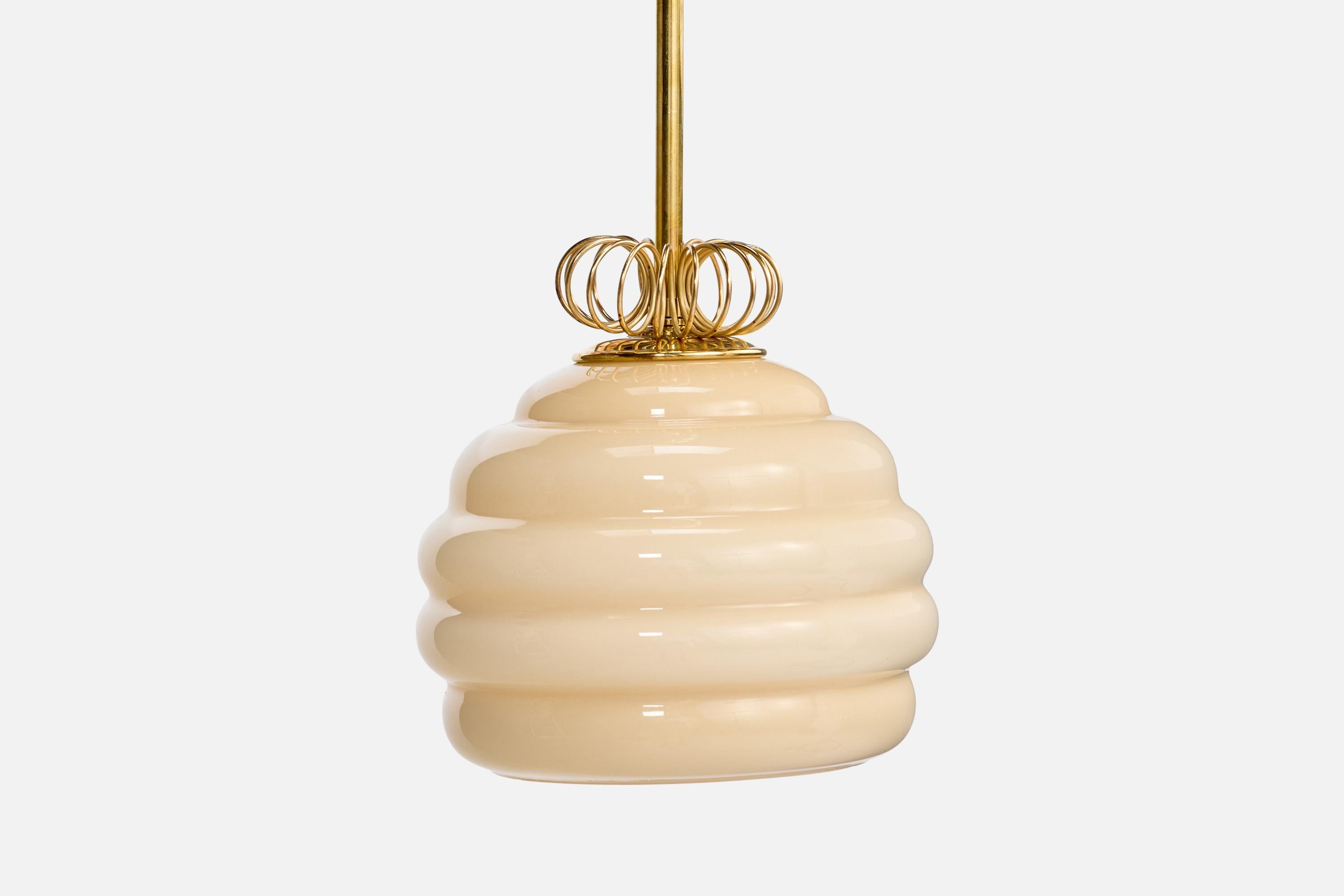 Design suédois, lampe à suspension, laiton, verre, Suède, années 1950 Bon état - En vente à High Point, NC