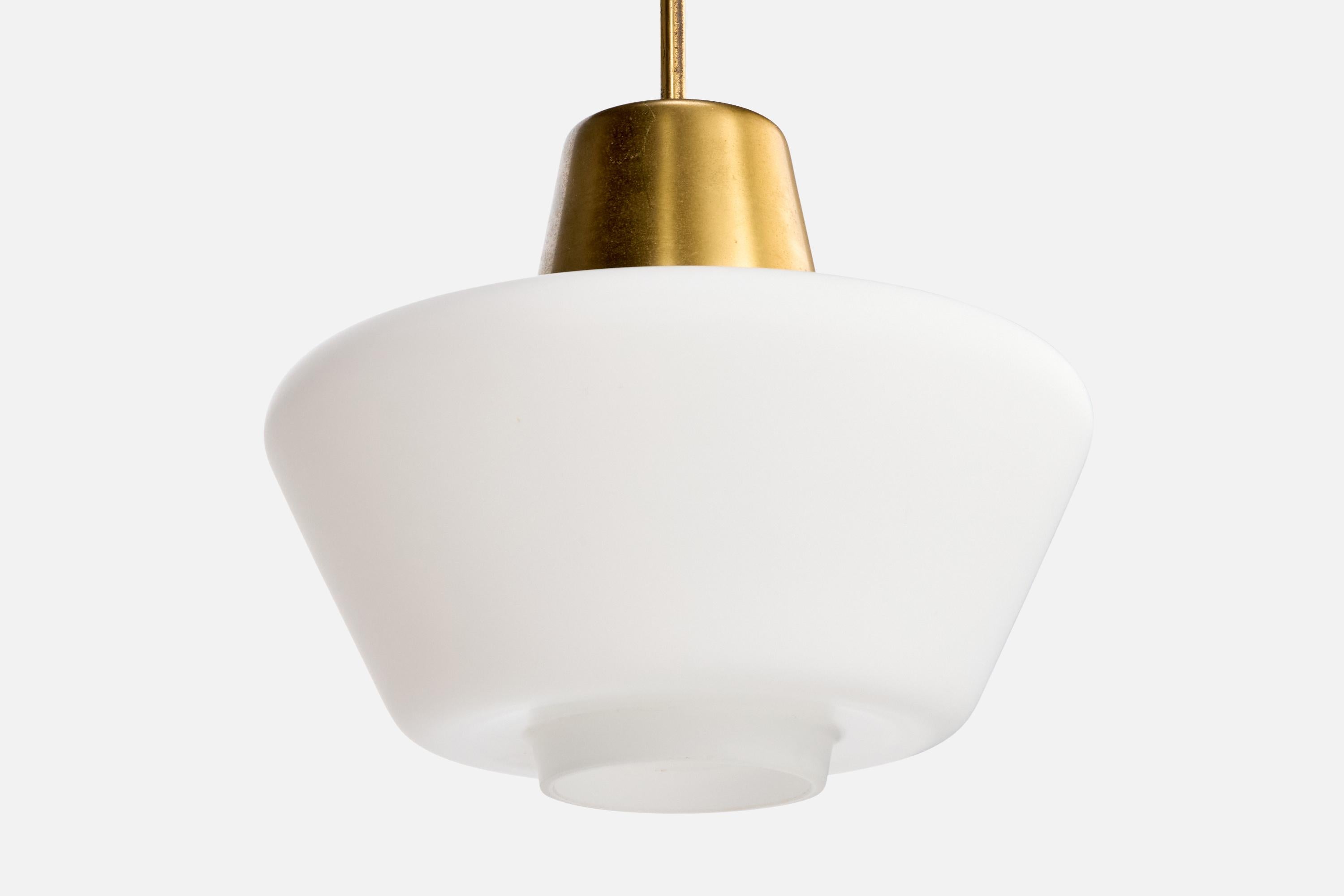 Design suédois, lampe à suspension, laiton, verre, Suède, années 1950 Bon état - En vente à High Point, NC