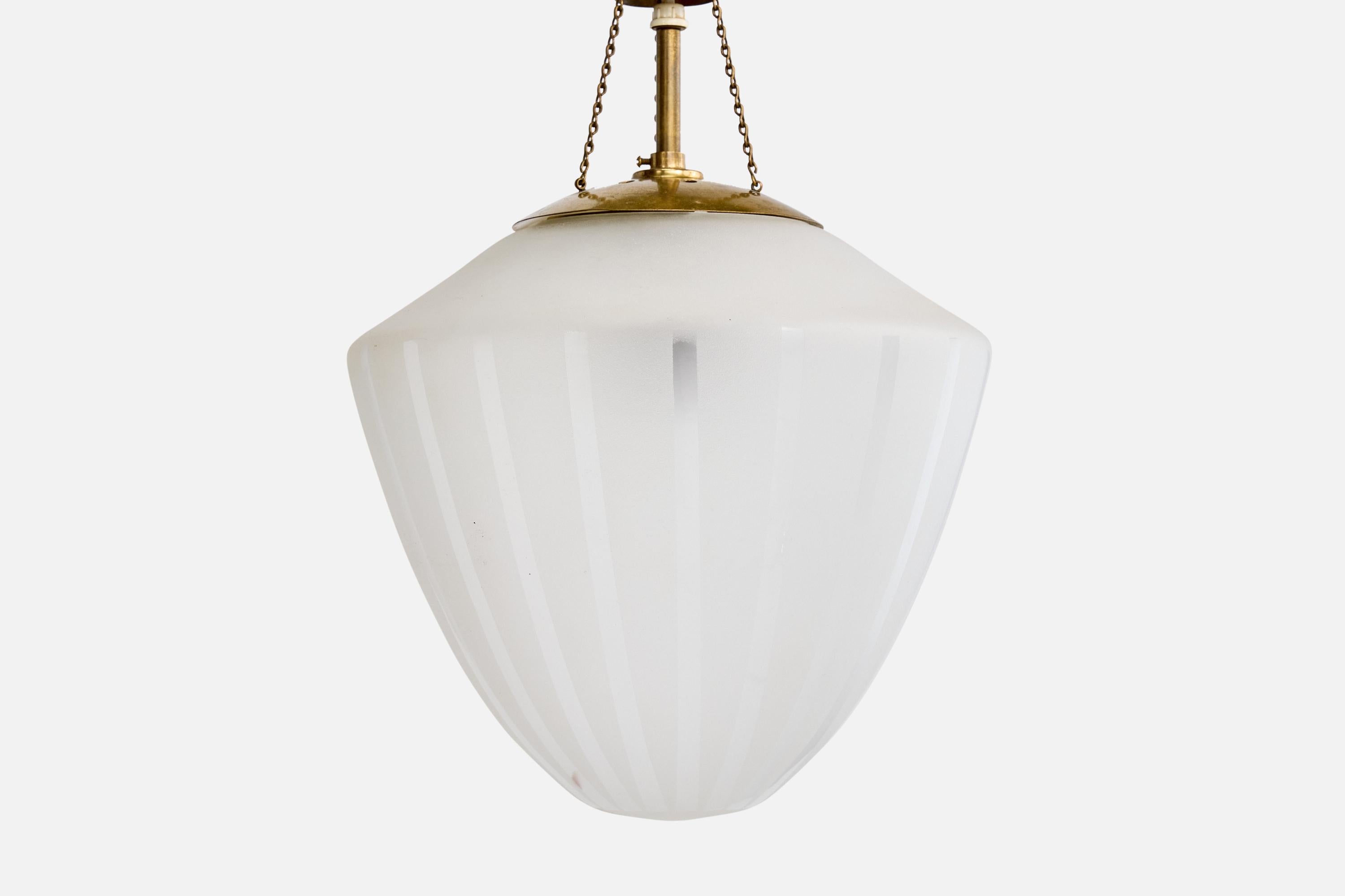 Diseñador sueco, lámpara colgante, latón, cristal, Suecia, años 1950 en Bueno estado para la venta en High Point, NC