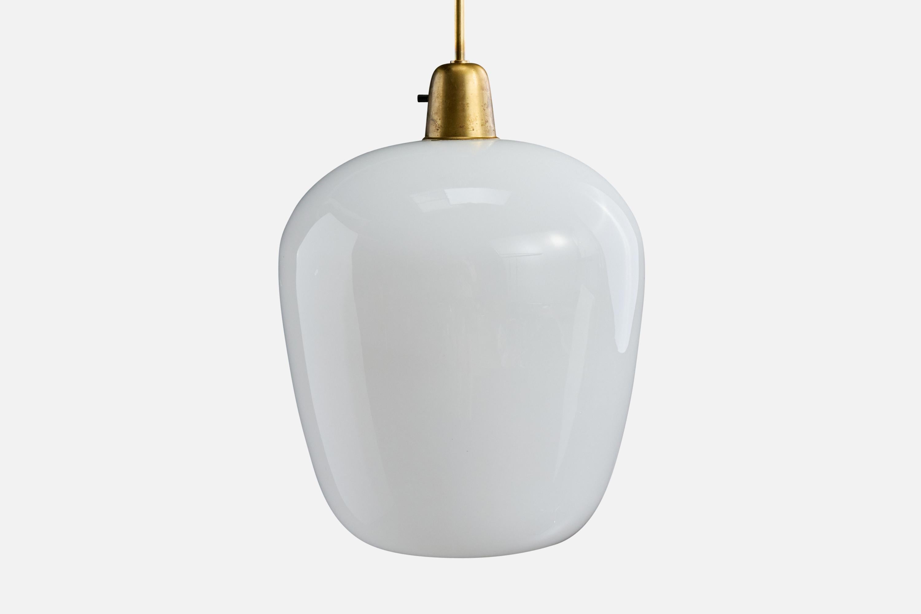 Design suédois, lampe à suspension, laiton, verre, Suède, années 1950 Bon état - En vente à High Point, NC