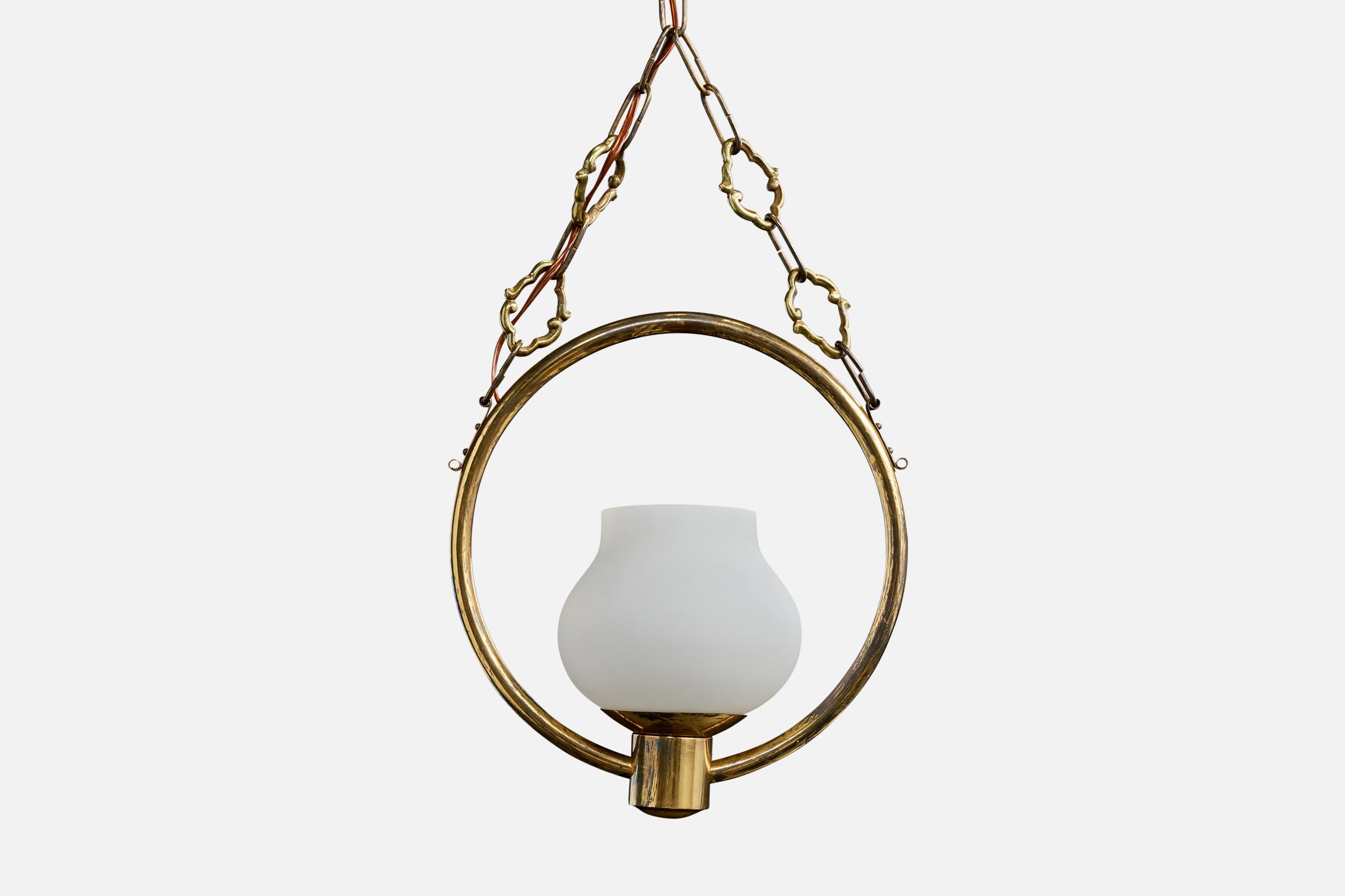 Design suédois, lampe à suspension, laiton, verre, Suède, années 1950 Bon état - En vente à High Point, NC