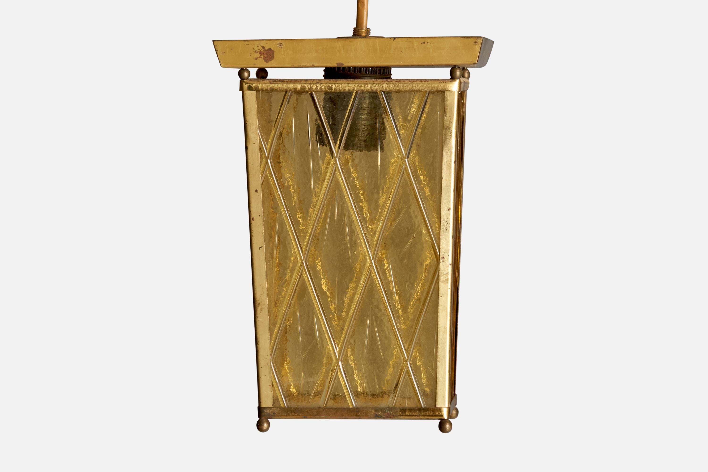 Metà XX secolo Designer svedese, lampada a sospensione, ottone, vetro, Svezia, anni '1950 in vendita