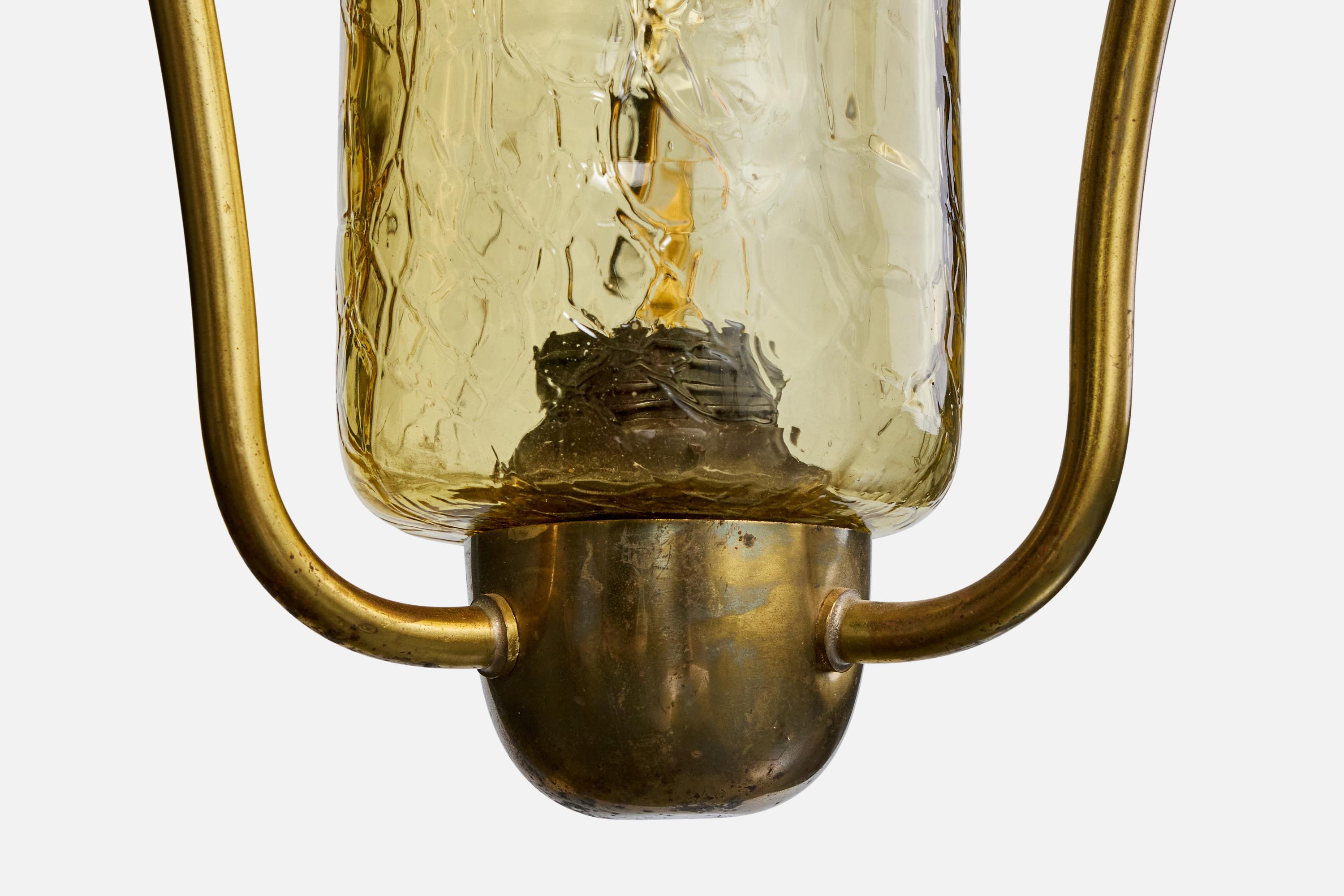 Metà XX secolo Designer svedese, lampada a sospensione, ottone, vetro, Svezia, anni '1950 in vendita