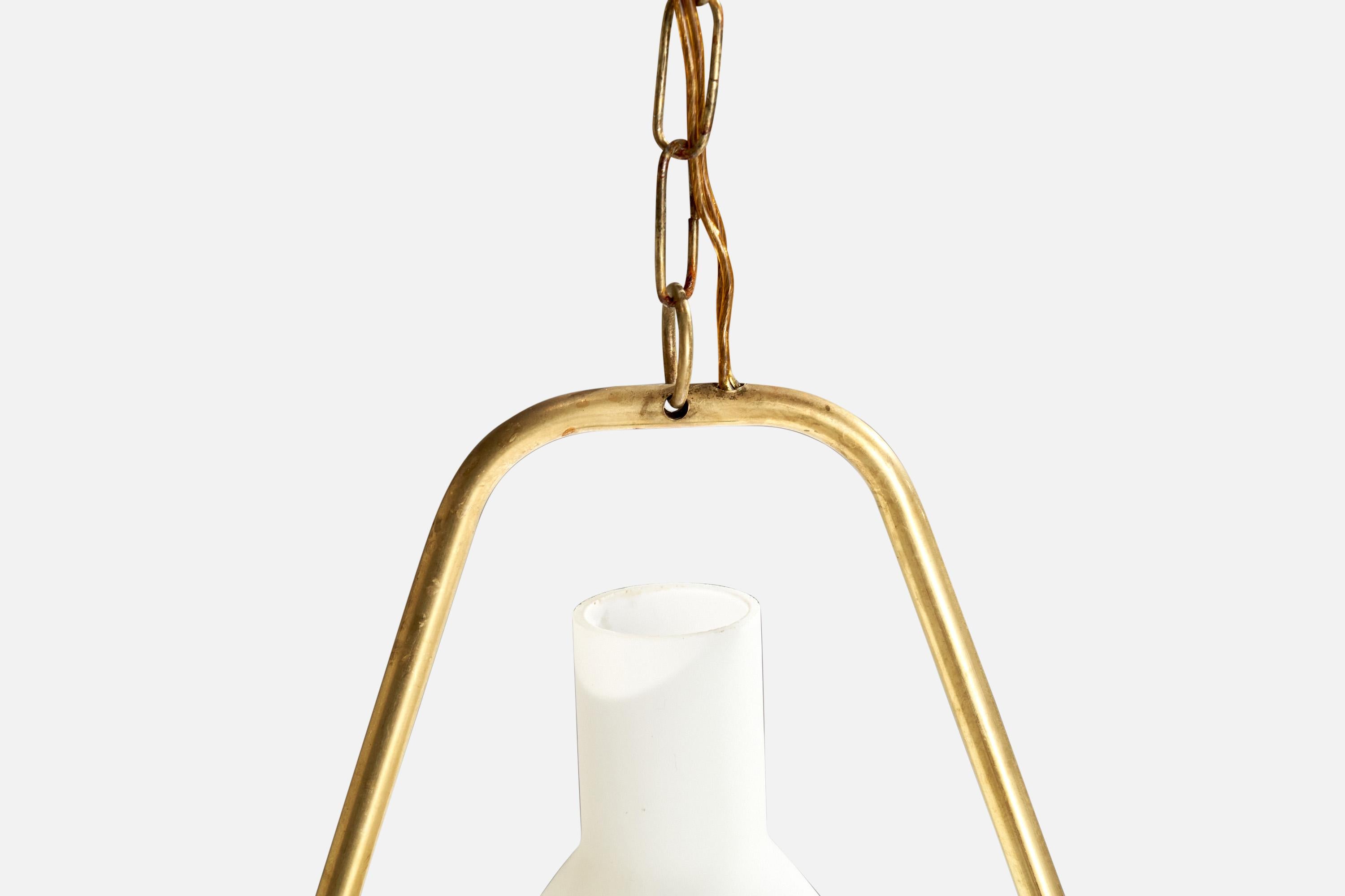 Ottone Designer svedese, lampada a sospensione, ottone, vetro, Svezia, anni '1950 in vendita