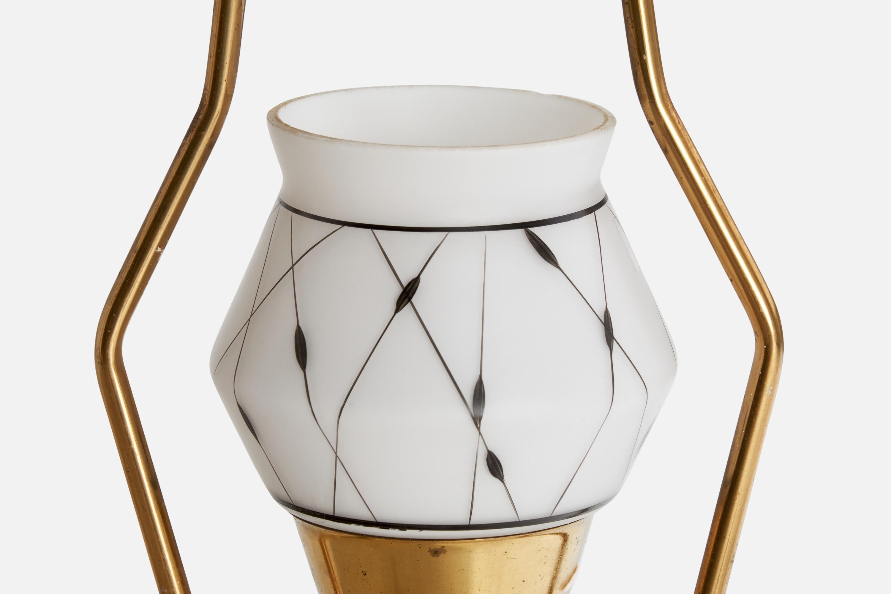 Ottone Designer svedese, lampada a sospensione, ottone, vetro, Svezia, anni '1950 in vendita
