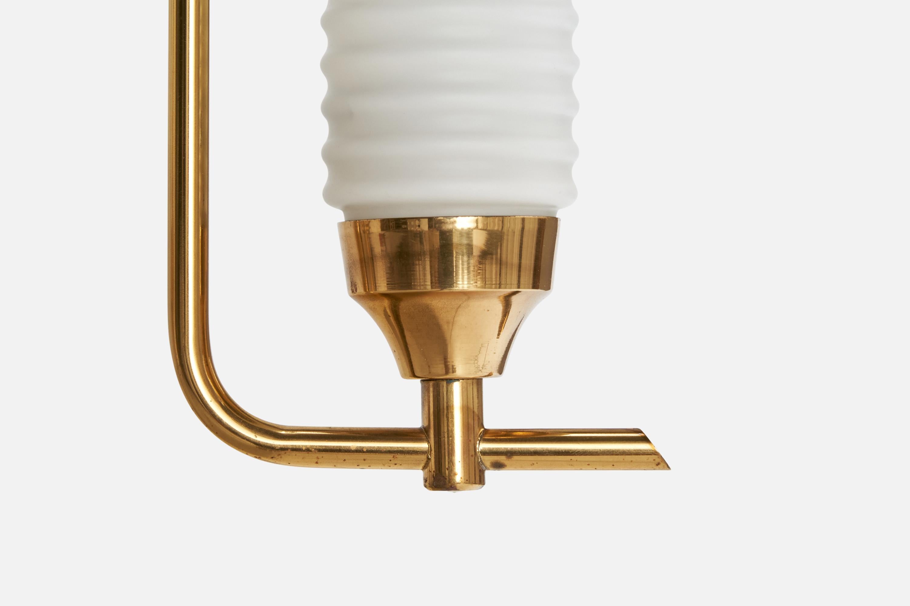 Laiton Design suédois, lampe à suspension, laiton, verre, Suède, années 1950 en vente