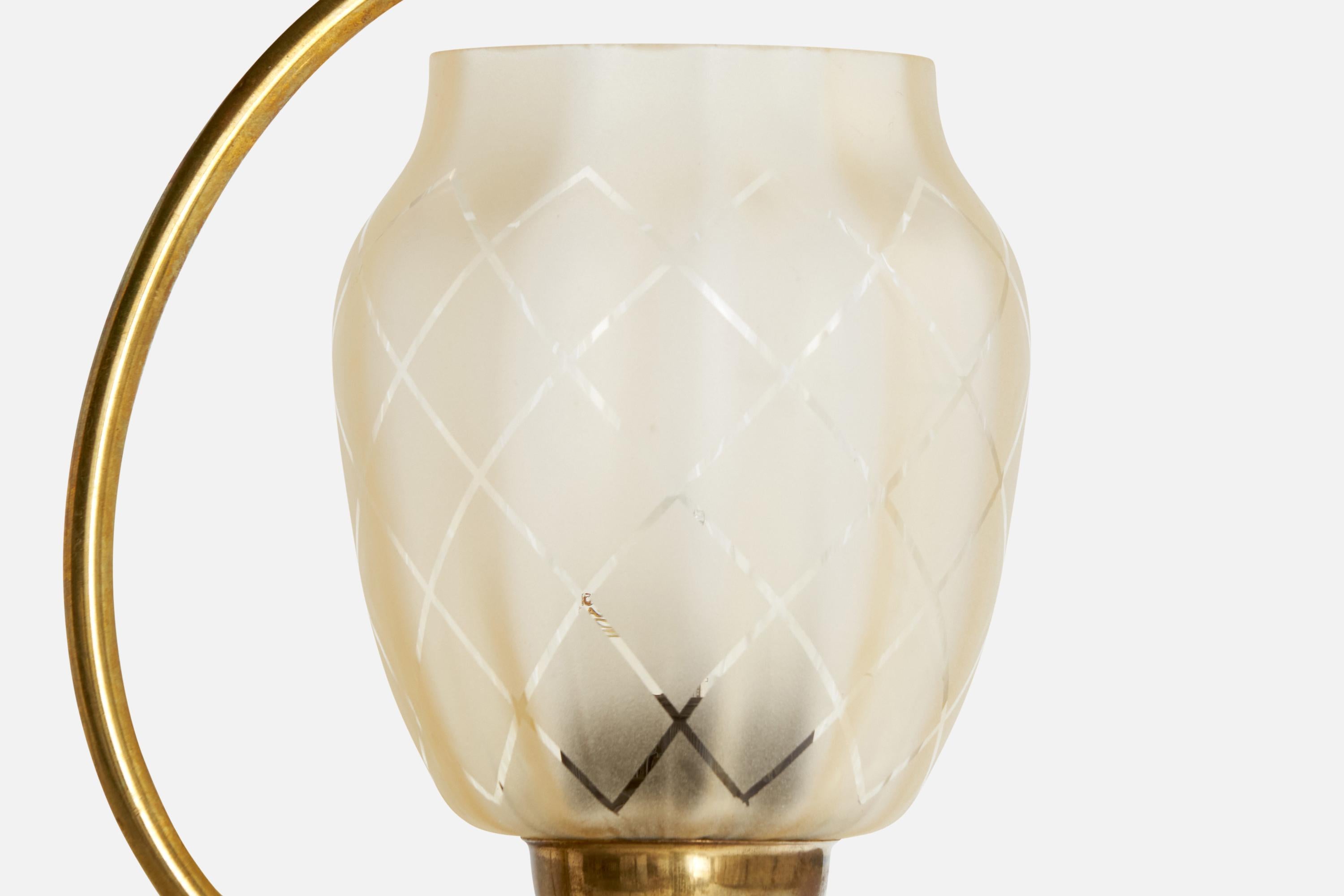 Designer svedese, lampada a sospensione, ottone, vetro, Svezia, anni '1950 in vendita 1