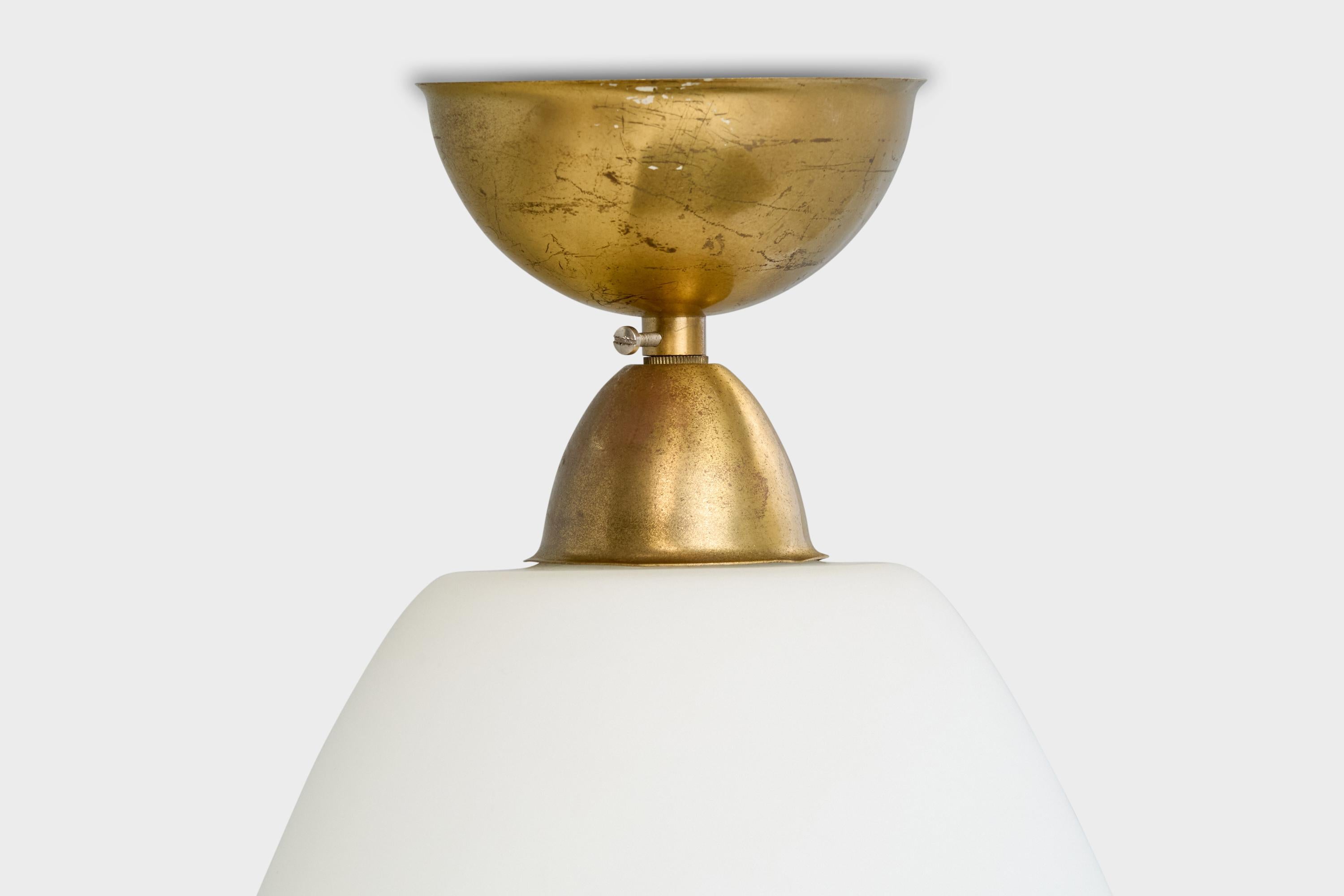 Laiton Design suédois, lampe à suspension, laiton, verre, Suède, années 1950 en vente