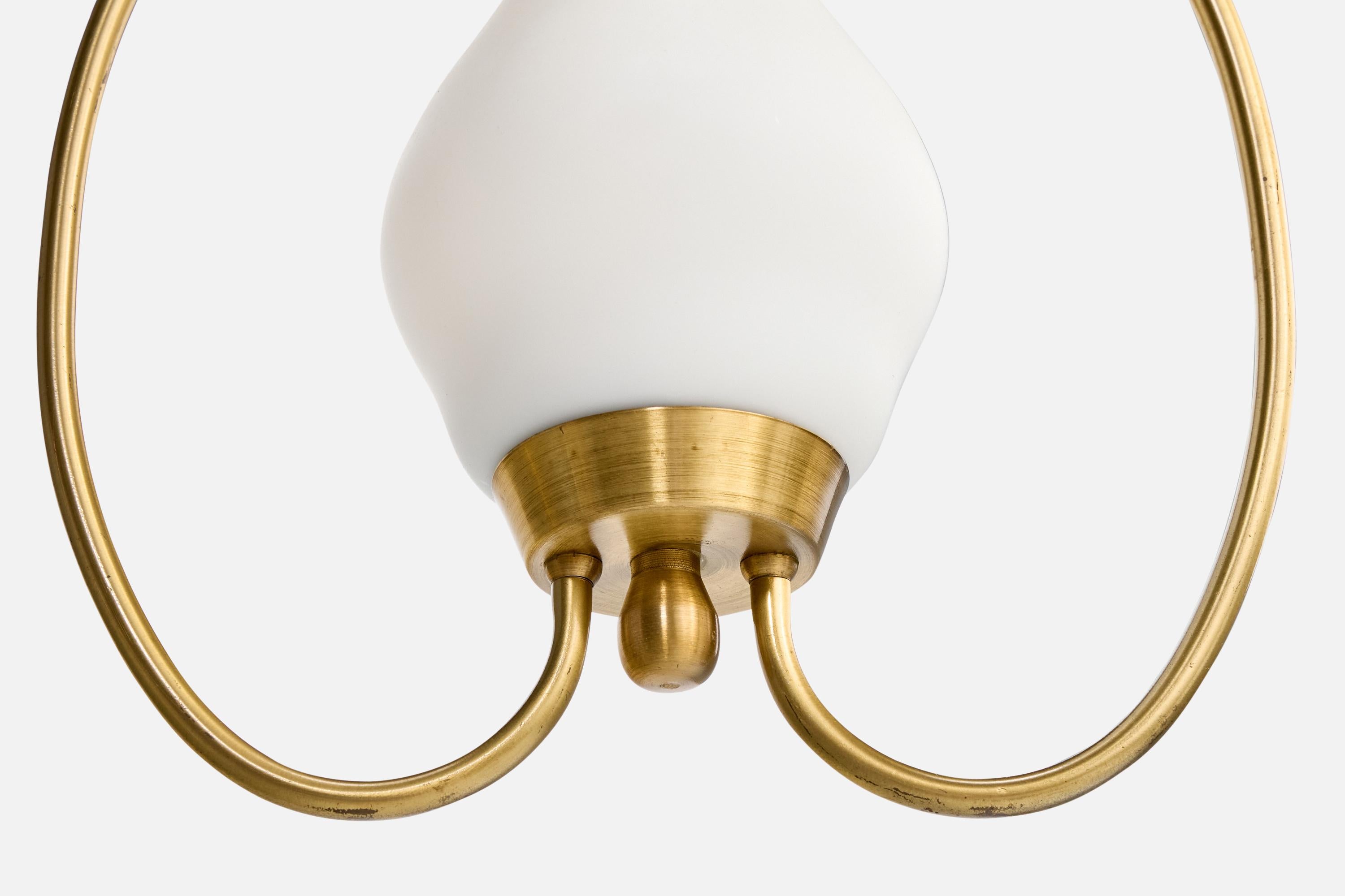 Laiton Design suédois, lampe à suspension, laiton, verre, Suède, années 1950 en vente