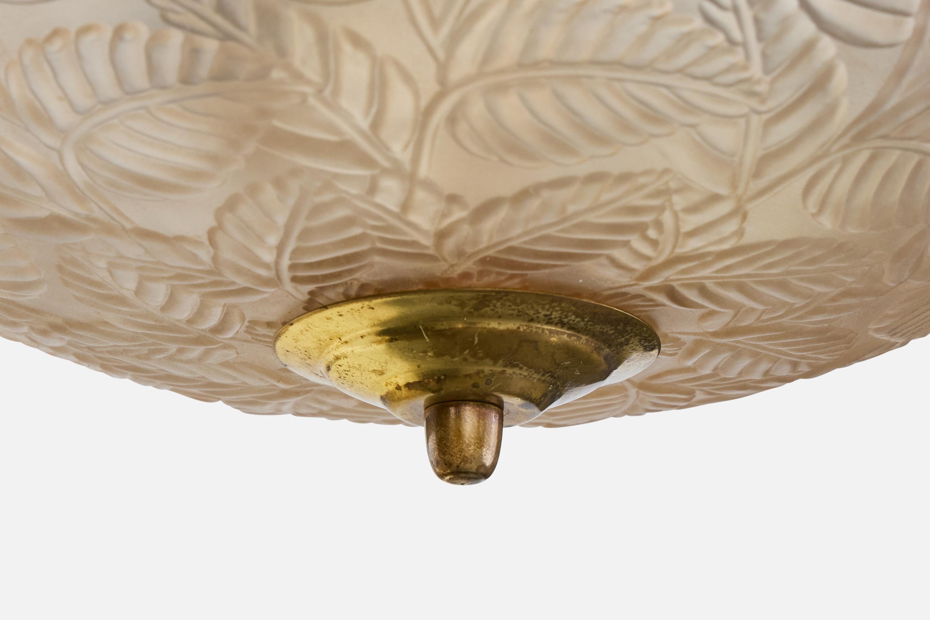 Ottone Designer svedese, lampada a sospensione, ottone, vetro, Svezia, anni '1950 in vendita