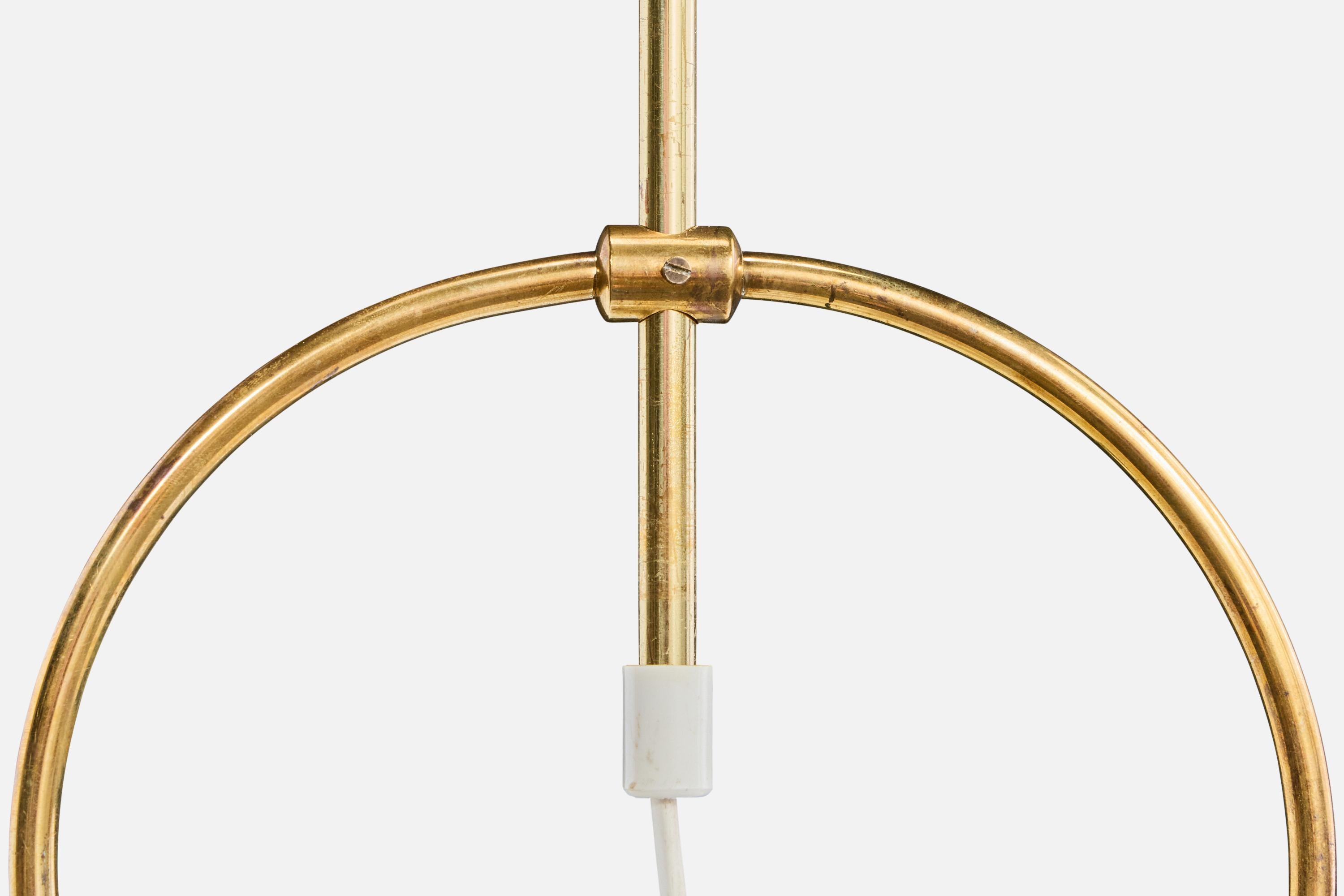 Ottone Designer svedese, lampada a sospensione, ottone, vetro, Svezia, anni '1950 in vendita