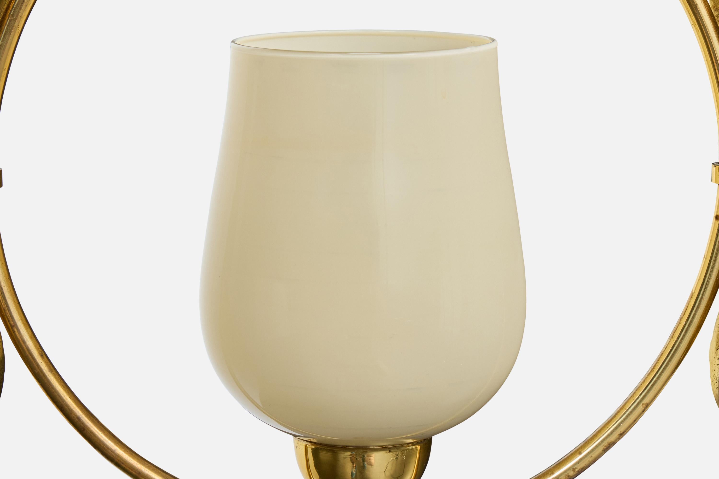 Ottone Designer svedese, lampada a sospensione, ottone, vetro, Svezia, anni '1950 in vendita