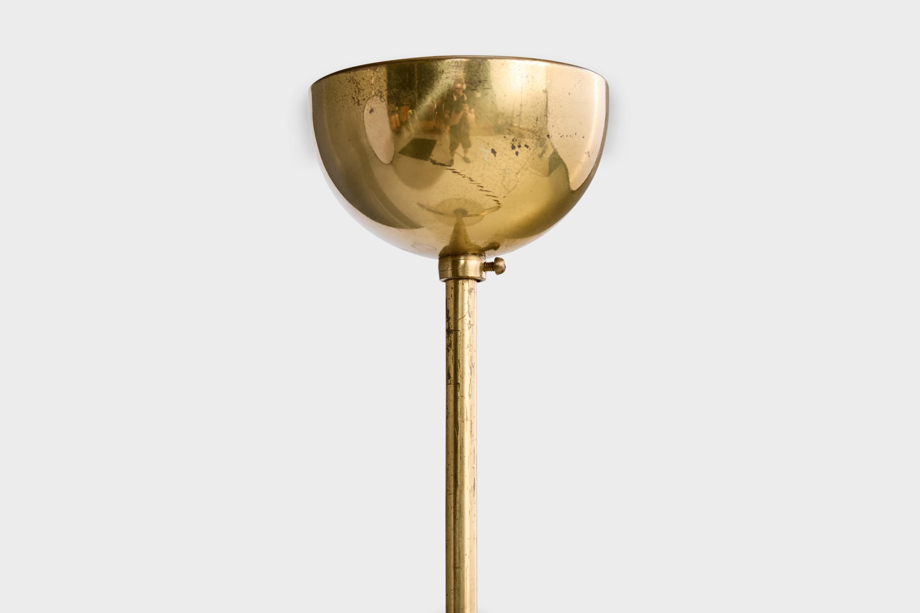 Diseñador sueco, lámpara colgante, latón, cristal, Suecia, años 1950 en venta 2