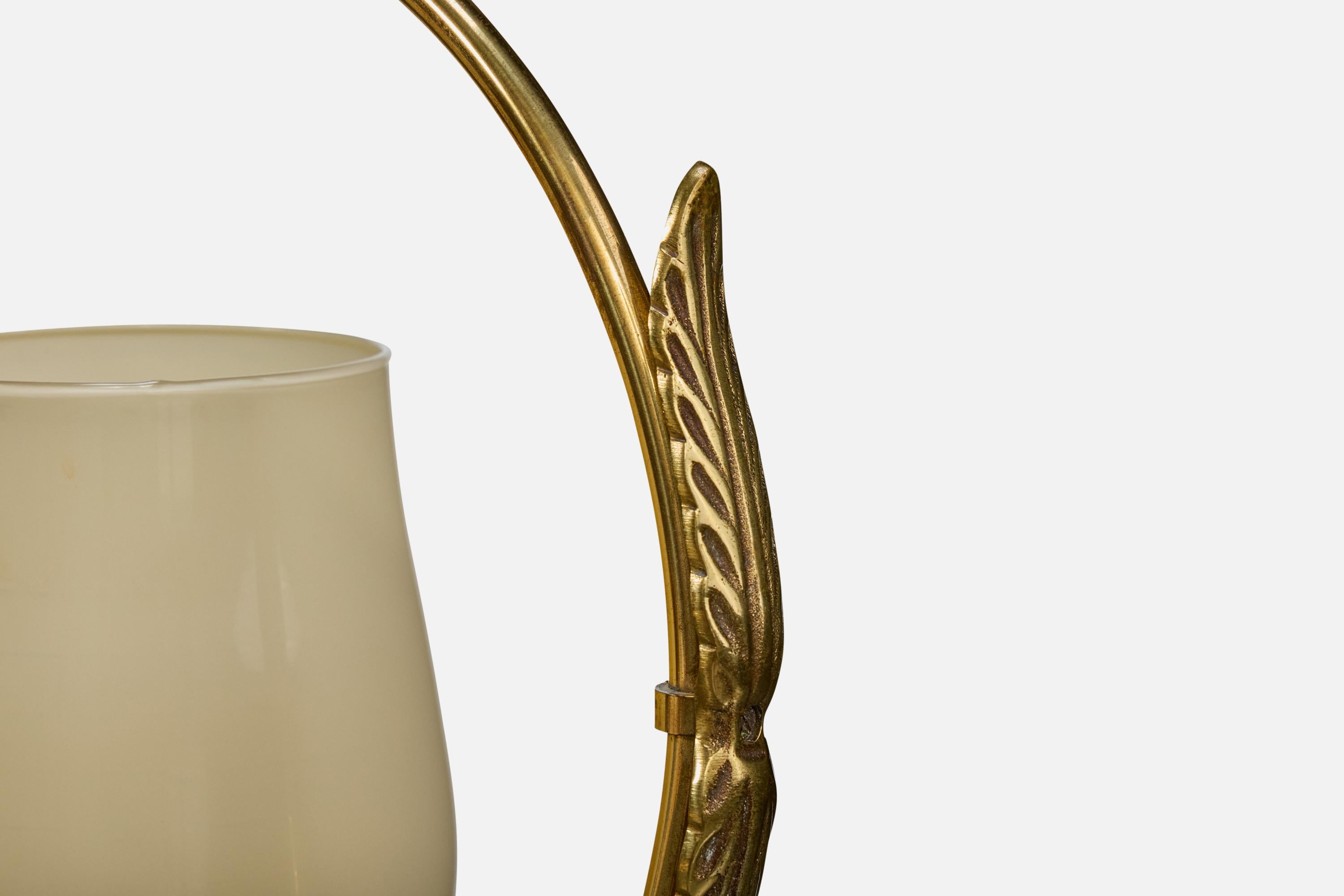 Designer svedese, lampada a sospensione, ottone, vetro, Svezia, anni '1950 in vendita 2