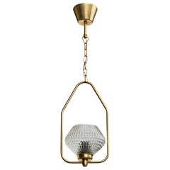 Designer svedese, lampada a sospensione, ottone, vetro, Svezia, anni '1950