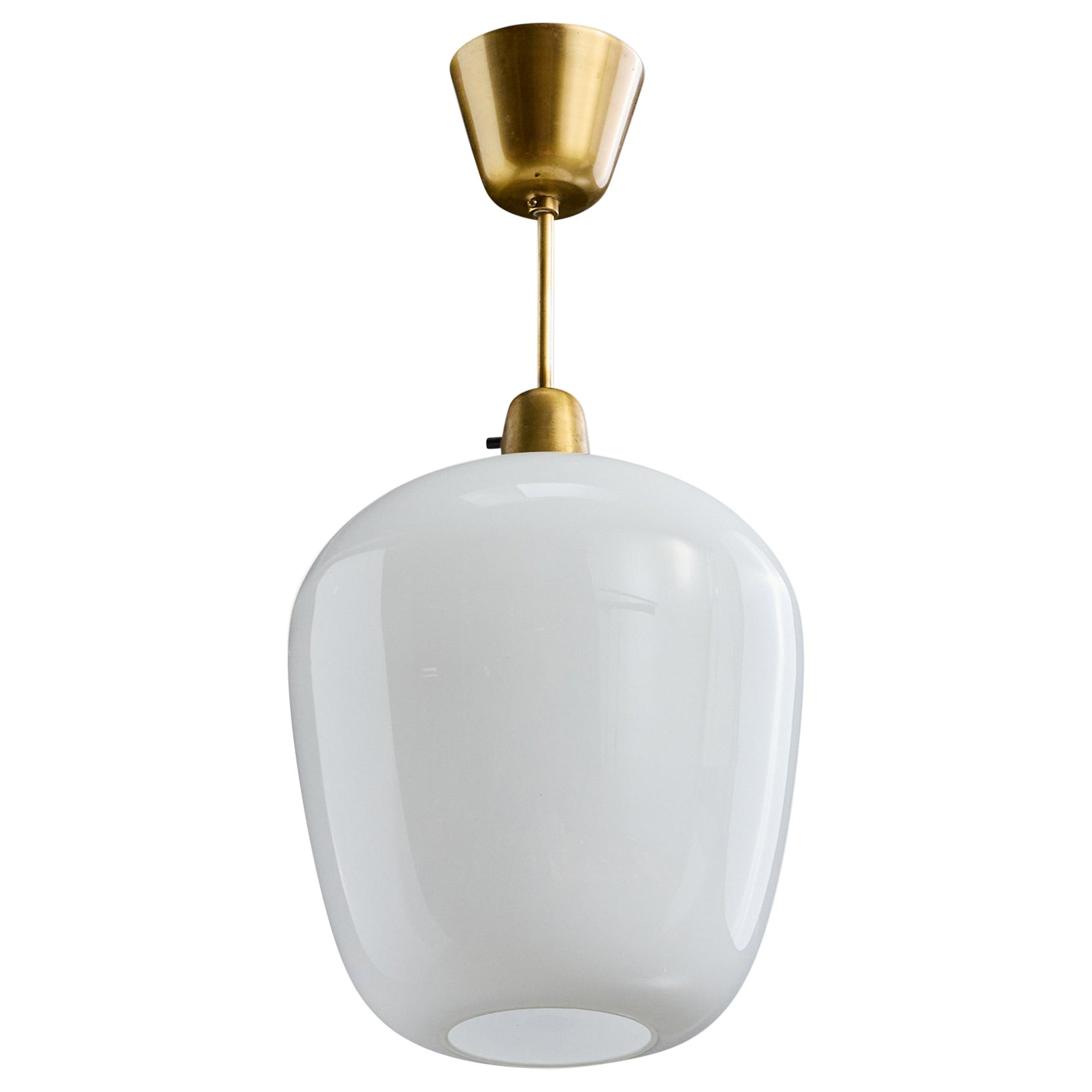 Design suédois, lampe à suspension, laiton, verre, Suède, années 1950