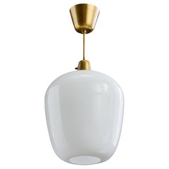 Design suédois, lampe à suspension, laiton, verre, Suède, années 1950