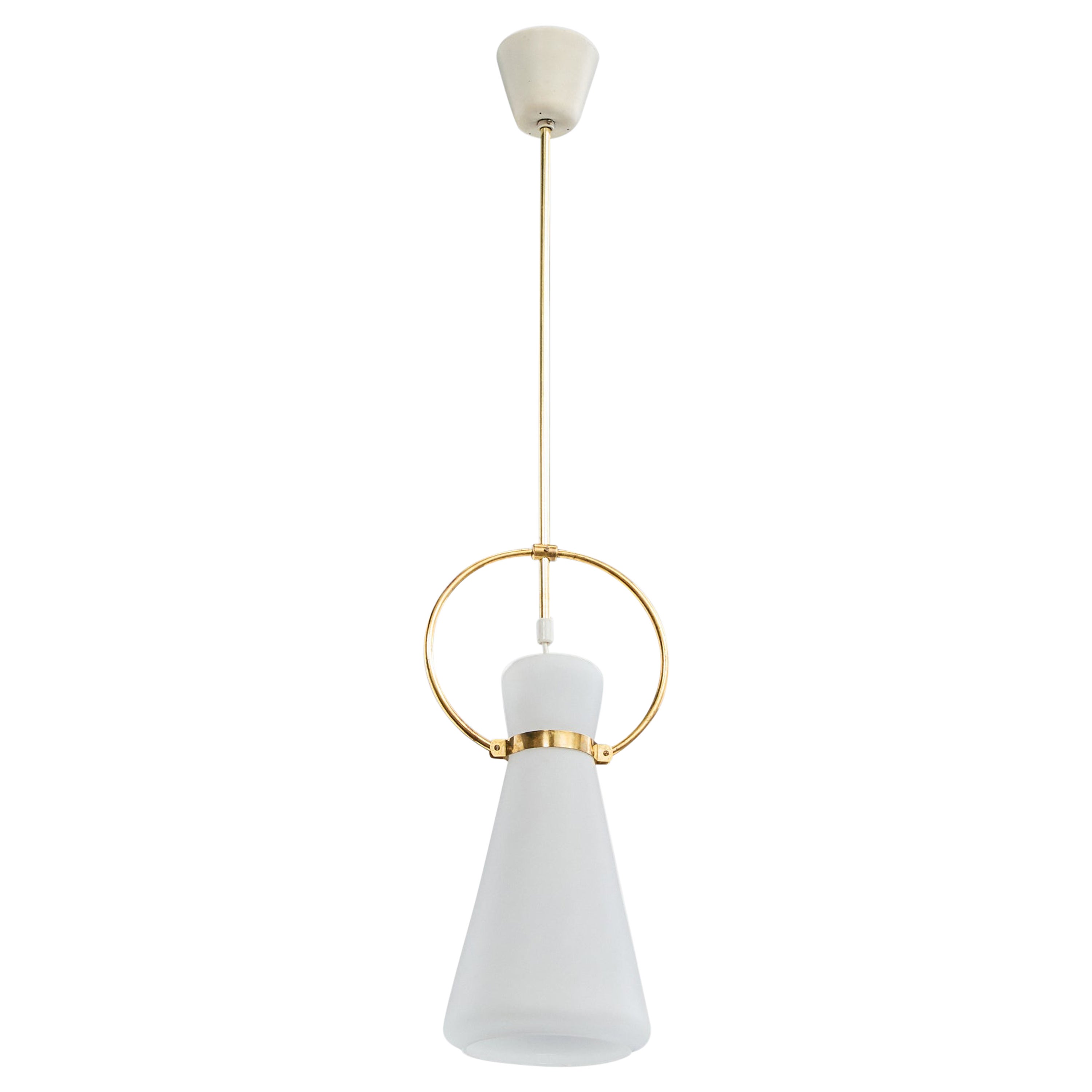 Designer svedese, lampada a sospensione, ottone, vetro, Svezia, anni
1950