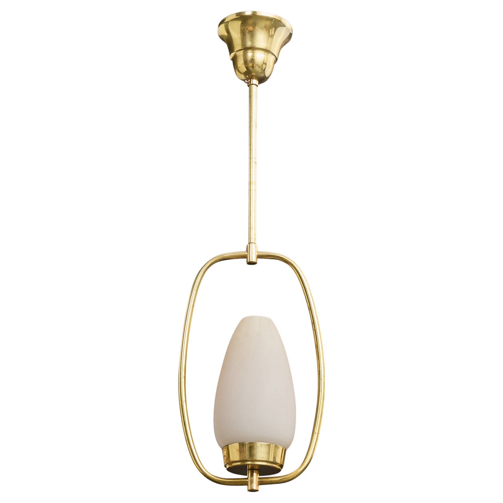 Designer svedese, lampada a sospensione, ottone, vetro, Svezia, anni
1950