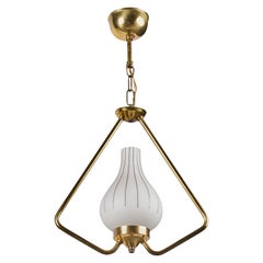 Diseñador sueco, lámpara colgante, latón, cristal, Suecia, años 1950