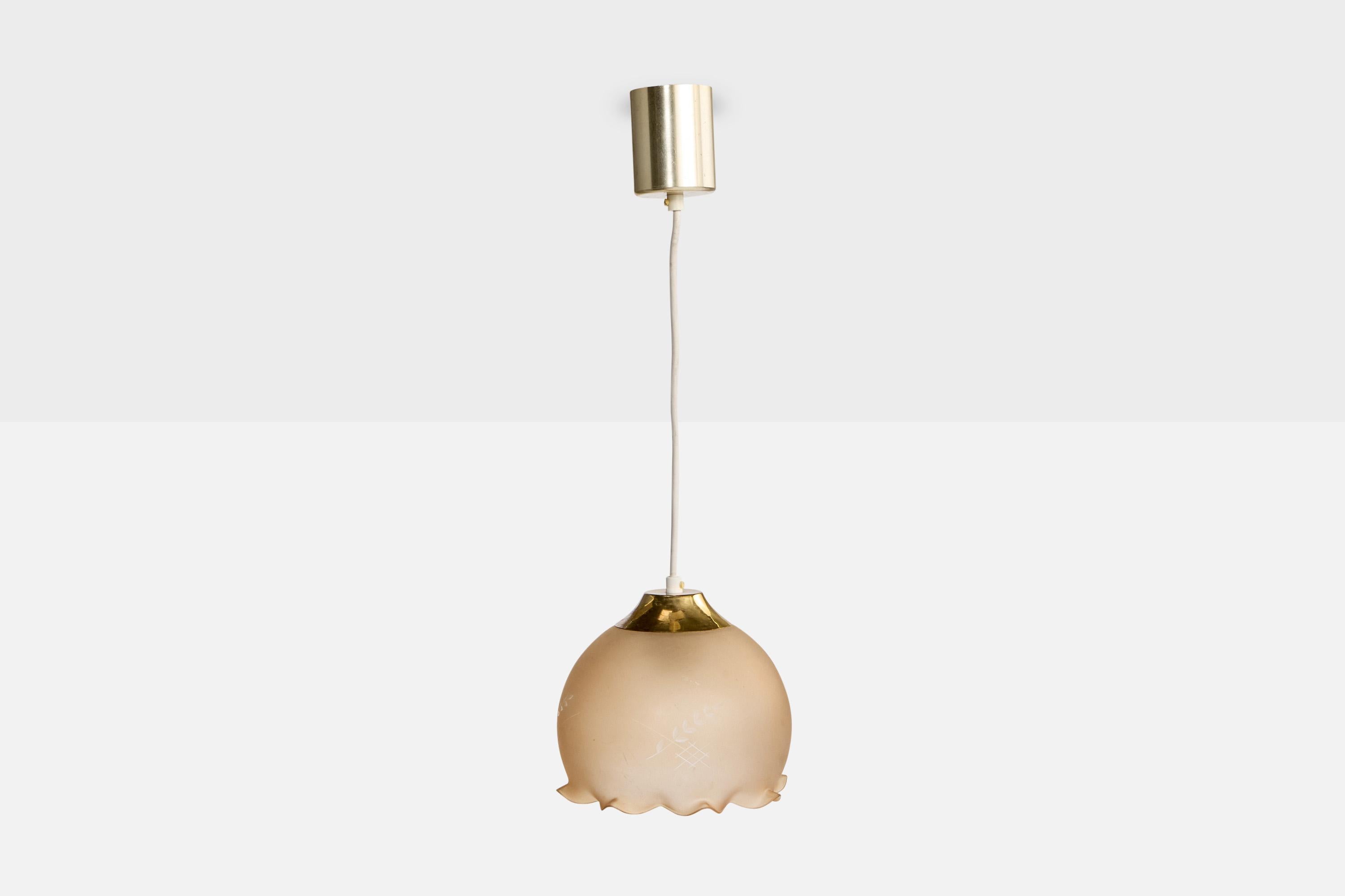 Mid-Century moderno Designer svedese, lampada a sospensione, ottone, vetro, Svezia, anni '1960