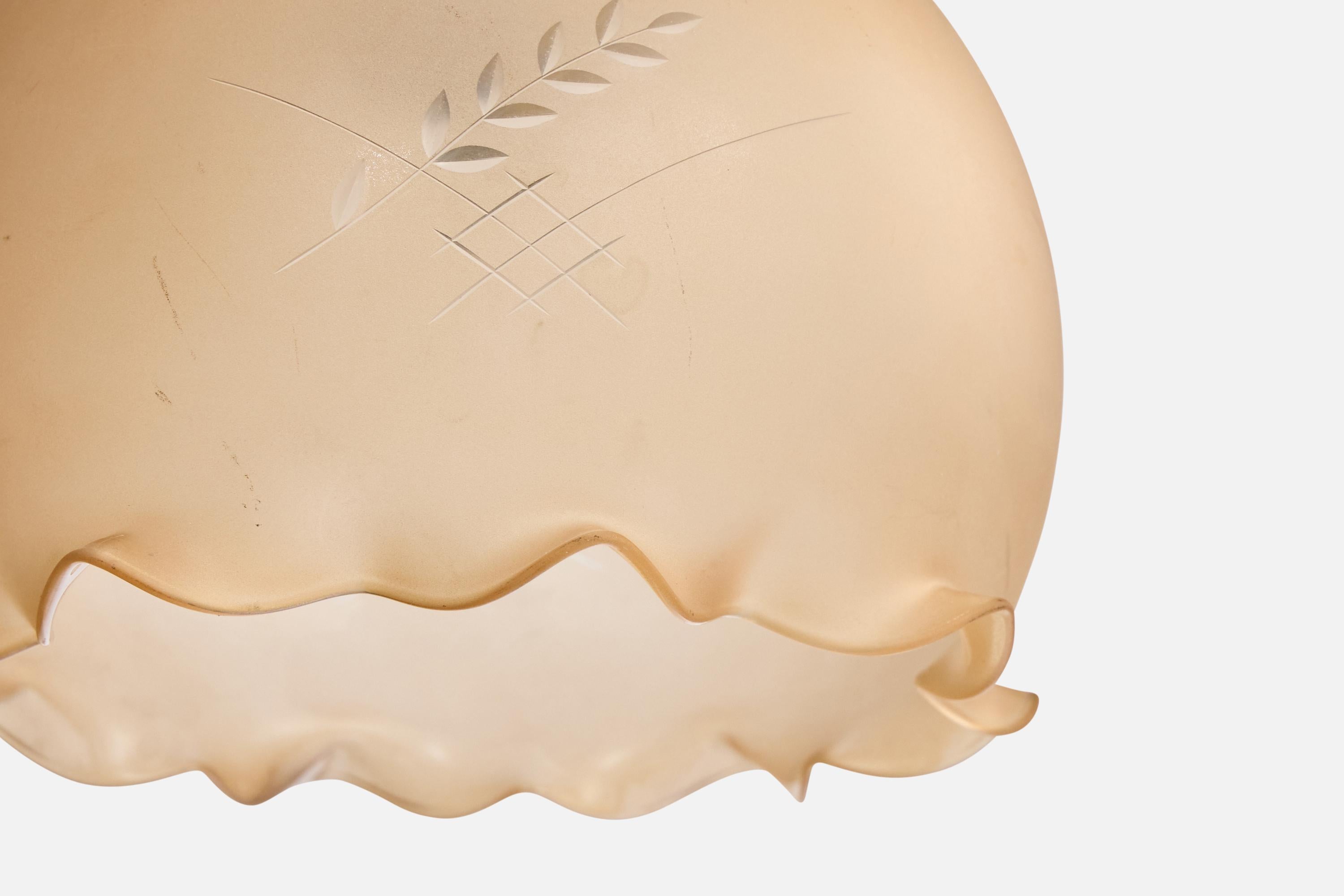 Metà XX secolo Designer svedese, lampada a sospensione, ottone, vetro, Svezia, anni '1960