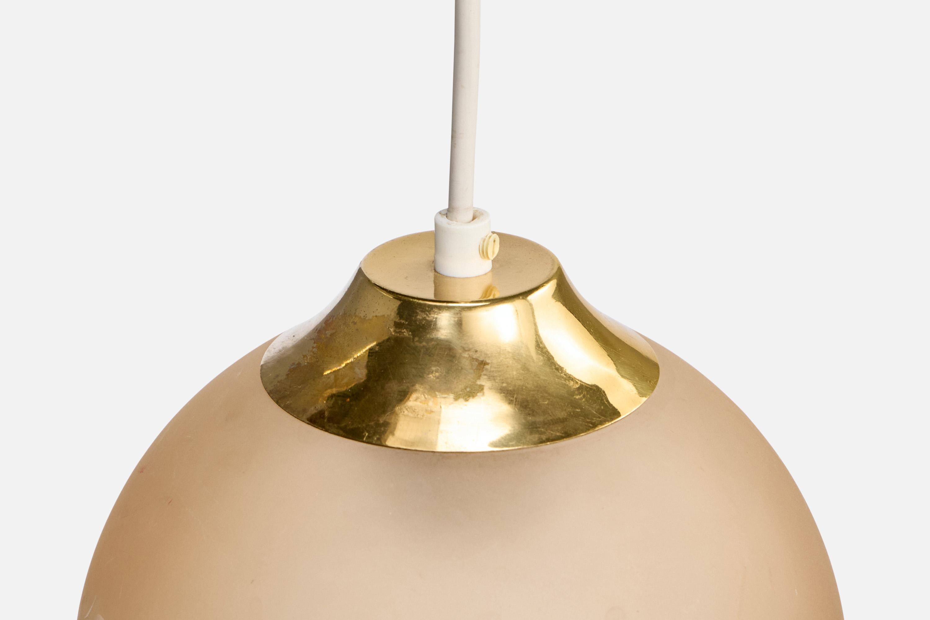 Ottone Designer svedese, lampada a sospensione, ottone, vetro, Svezia, anni '1960