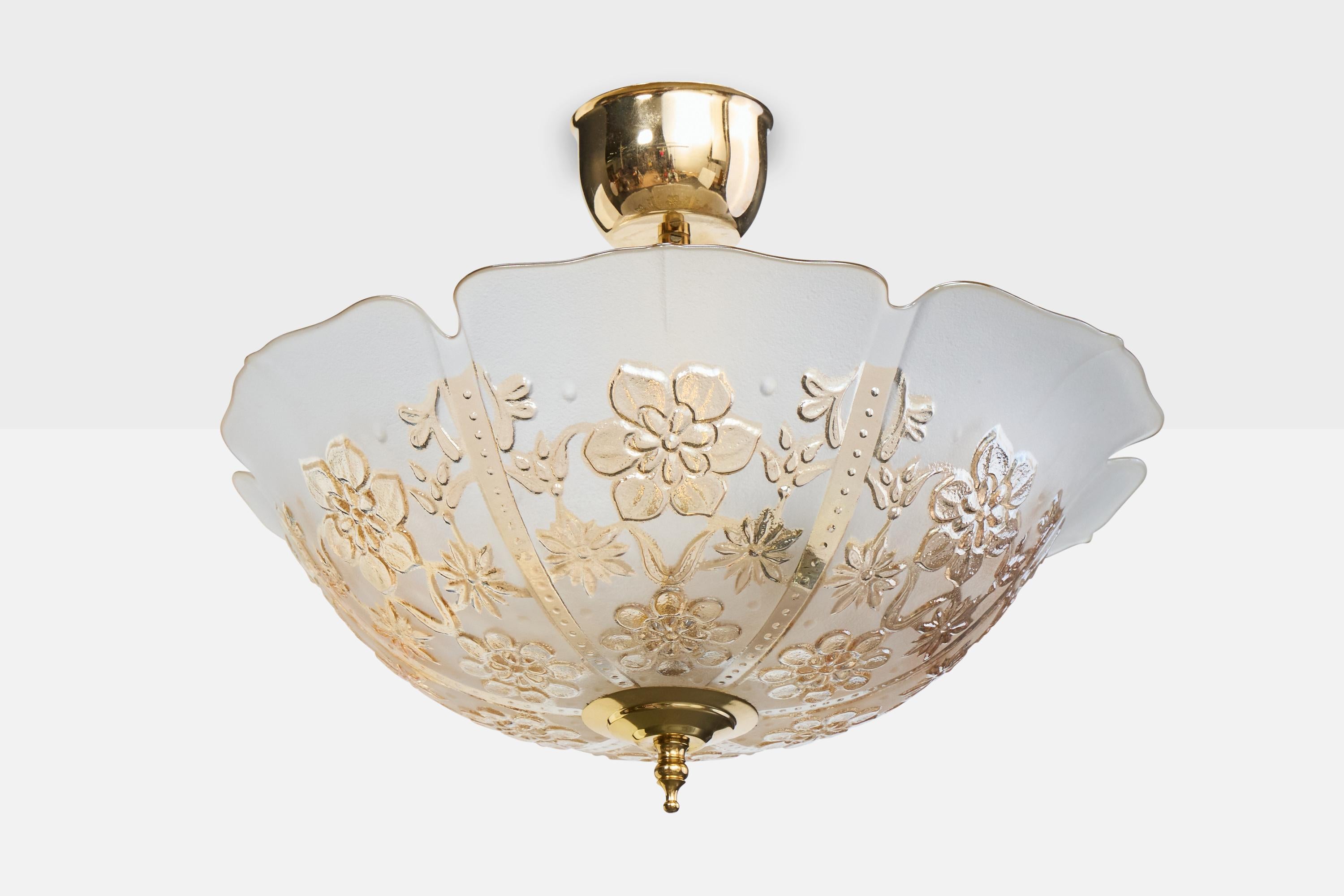 Svedese Designer svedese, lampada a sospensione, ottone, vetro, Svezia, anni '1970 in vendita