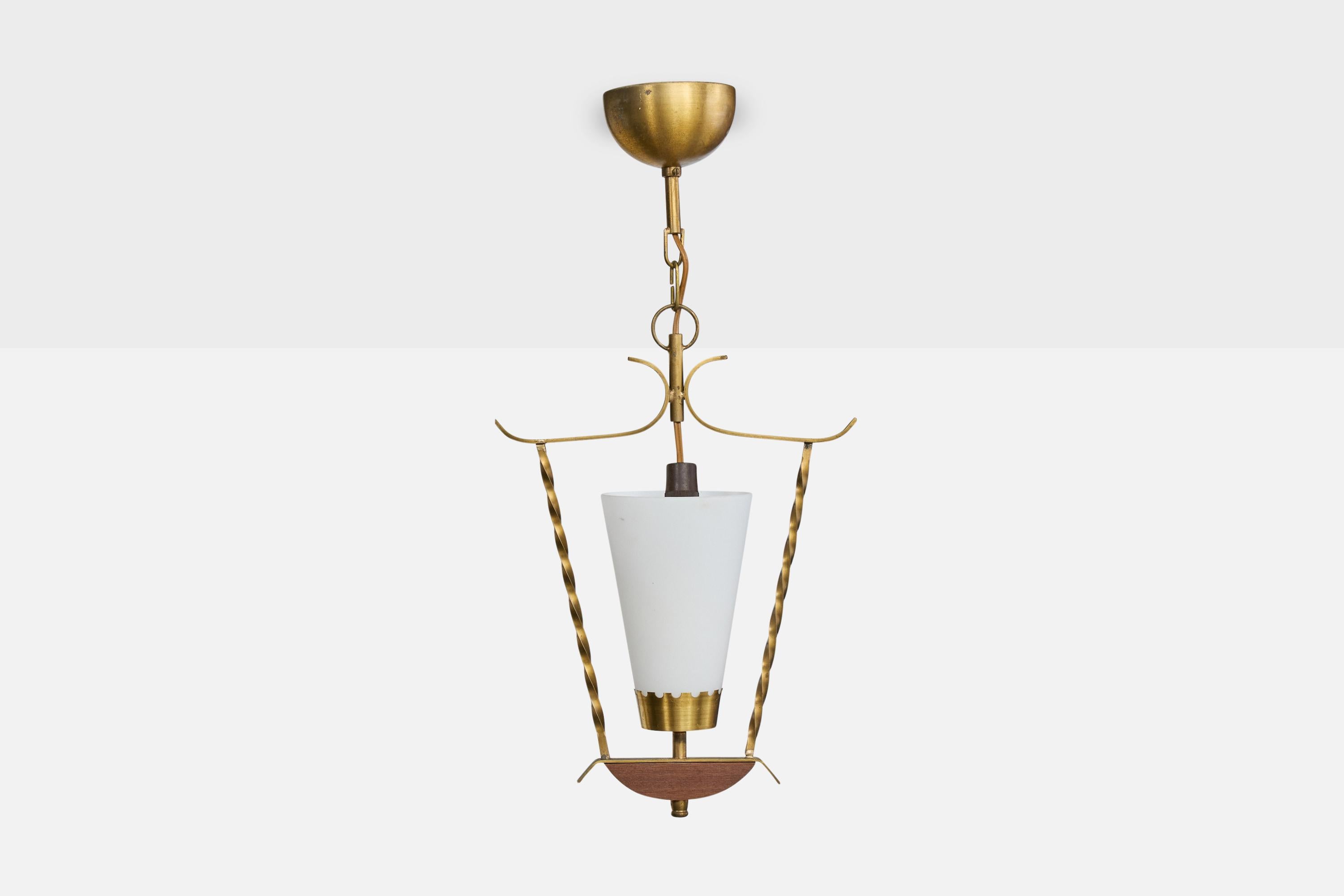 Svedese Lampada a sospensione di design svedese, ottone, vetro, teak, Svezia, anni '50 in vendita
