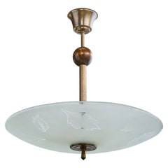 Designer svedese, lampada a sospensione, ottone, vetro, legno, Svezia, anni 
1930