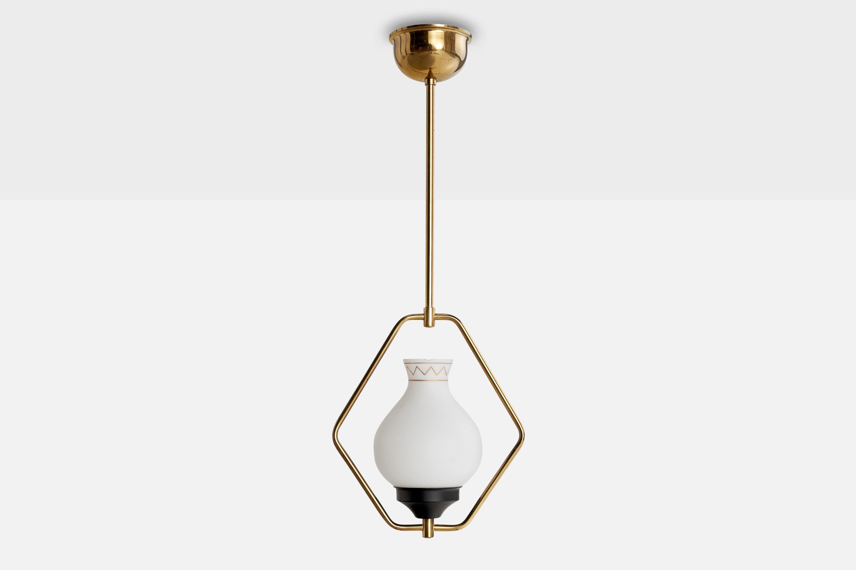 Schwedische Designerin, Pendelleuchte, Messing, Metall, Glas, Schweden, 1950er Jahre (Skandinavische Moderne) im Angebot