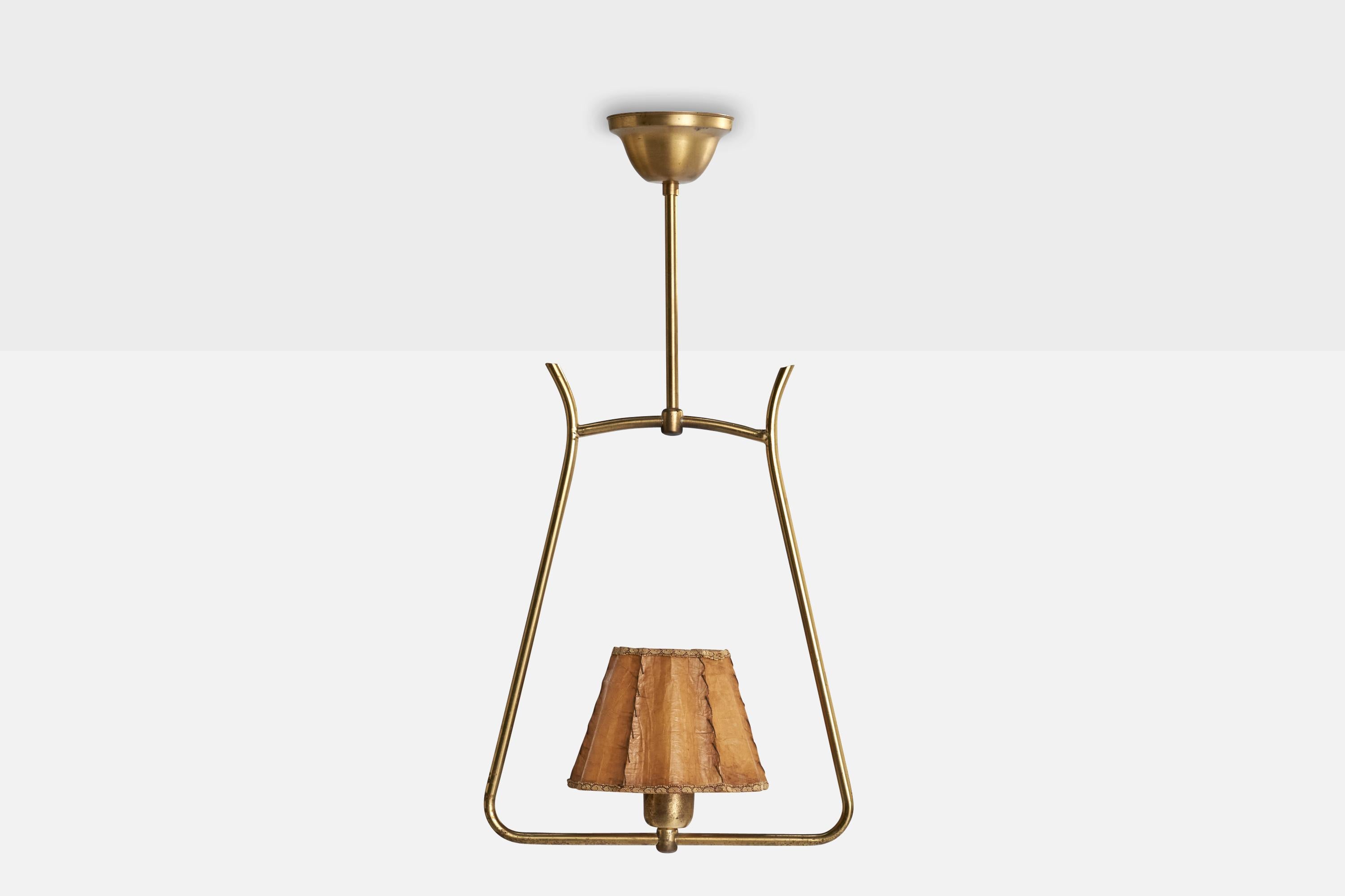 Scandinavo moderno Designer svedese, lampada a sospensione, ottone, carta pergamena, Svezia, anni '40 in vendita