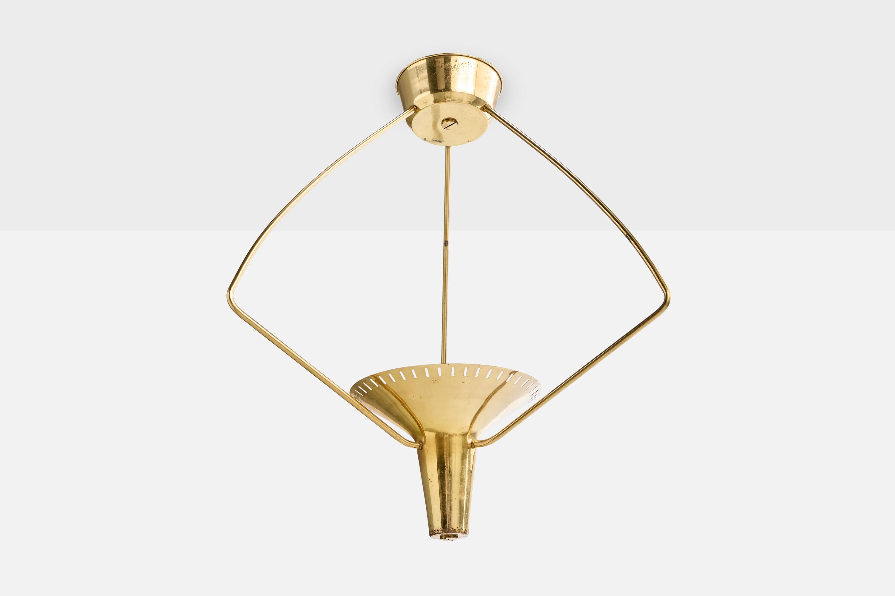 Lámpara colgante de latón diseñada y fabricada en Suecia, c. 1950.

Dimensiones totales (pulgadas): 20,75