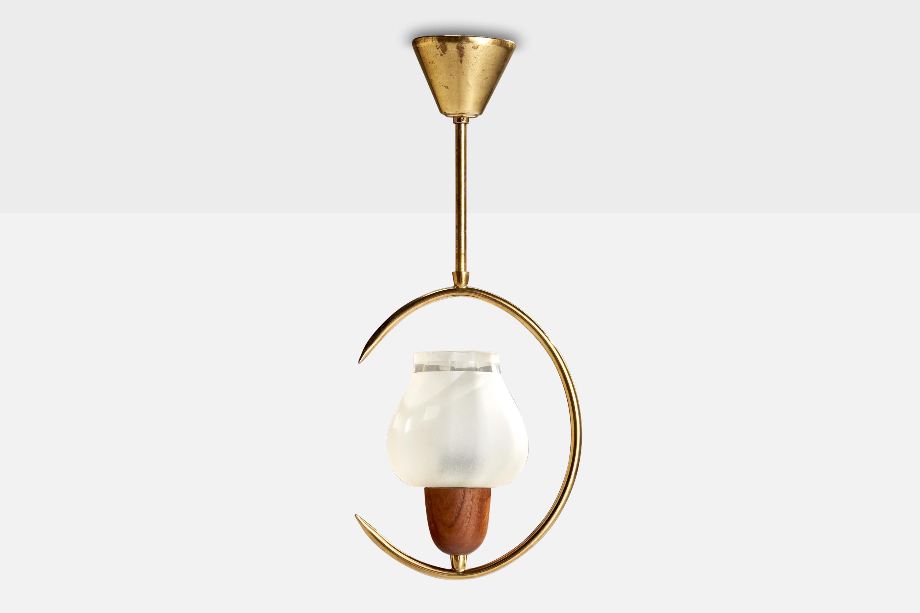 Scandinavo moderno Lampada a sospensione di design svedese, ottone, teak, vetro, Svezia, anni '50 in vendita