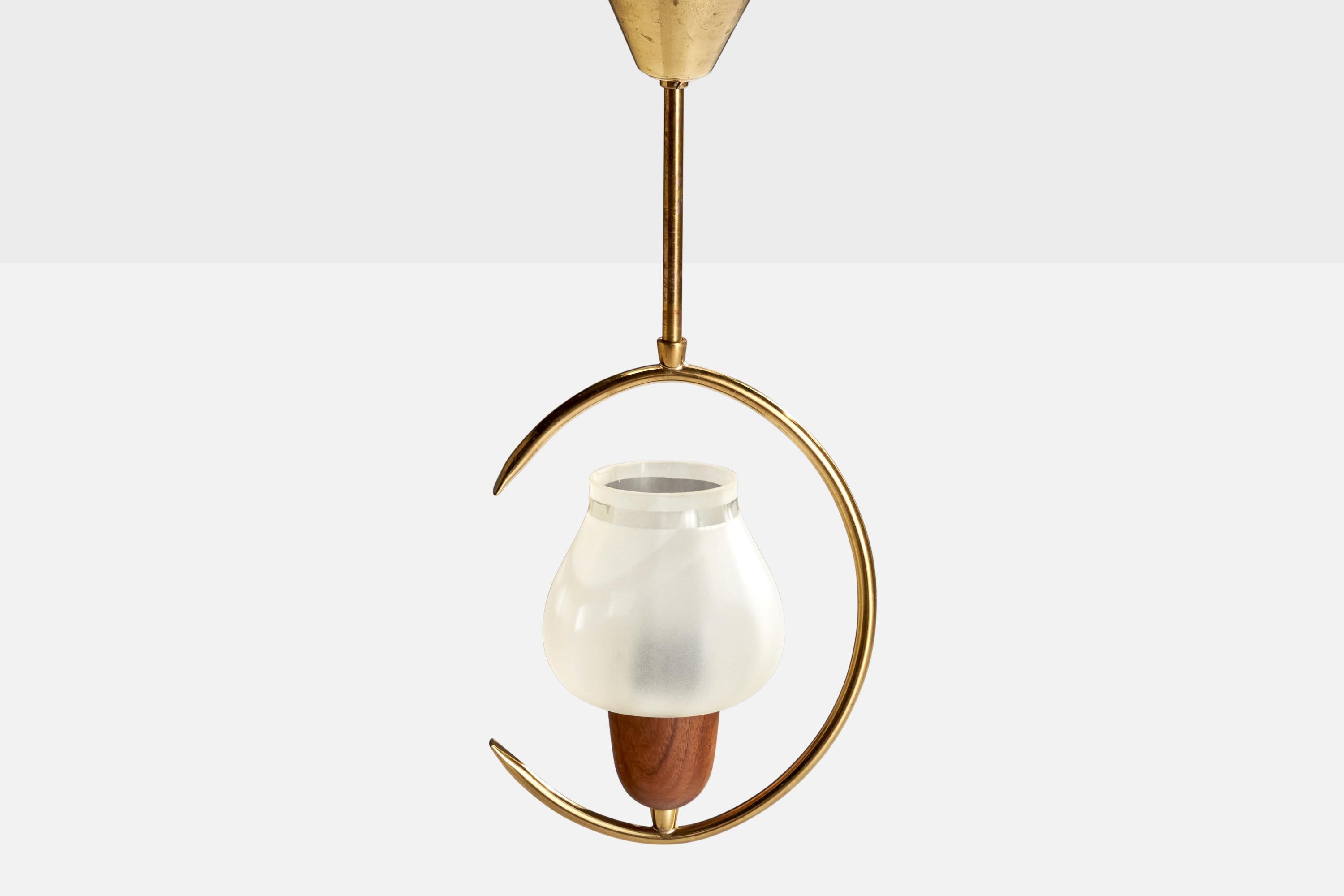 Svedese Lampada a sospensione di design svedese, ottone, teak, vetro, Svezia, anni '50 in vendita