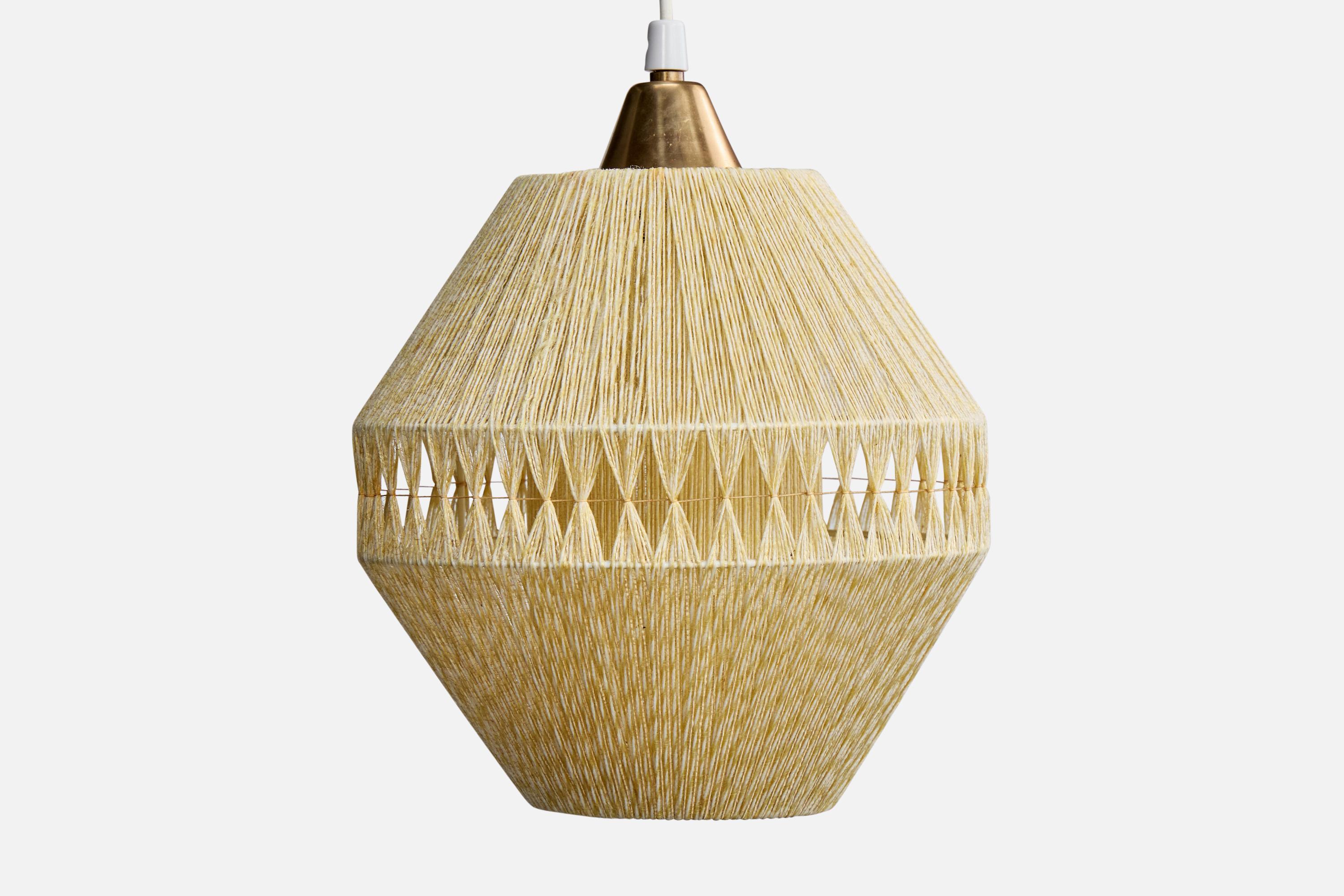 Designer svedese, lampada a sospensione, tessuto, ottone, Svezia, anni '60 In condizioni buone in vendita a High Point, NC