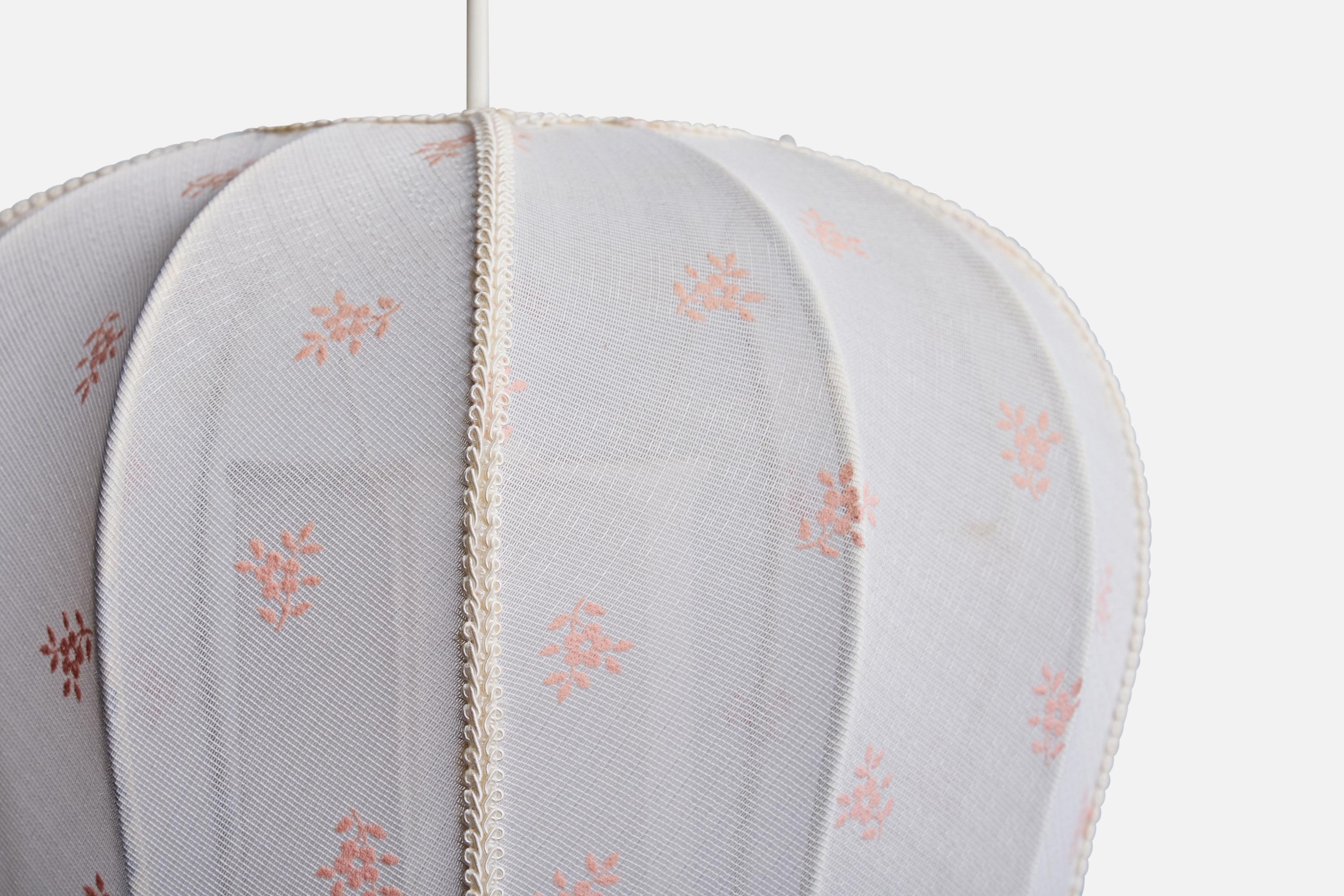 Metà XX secolo Designer svedese, lampada a sospensione, tessuto, metallo, Svezia, anni '1950 in vendita