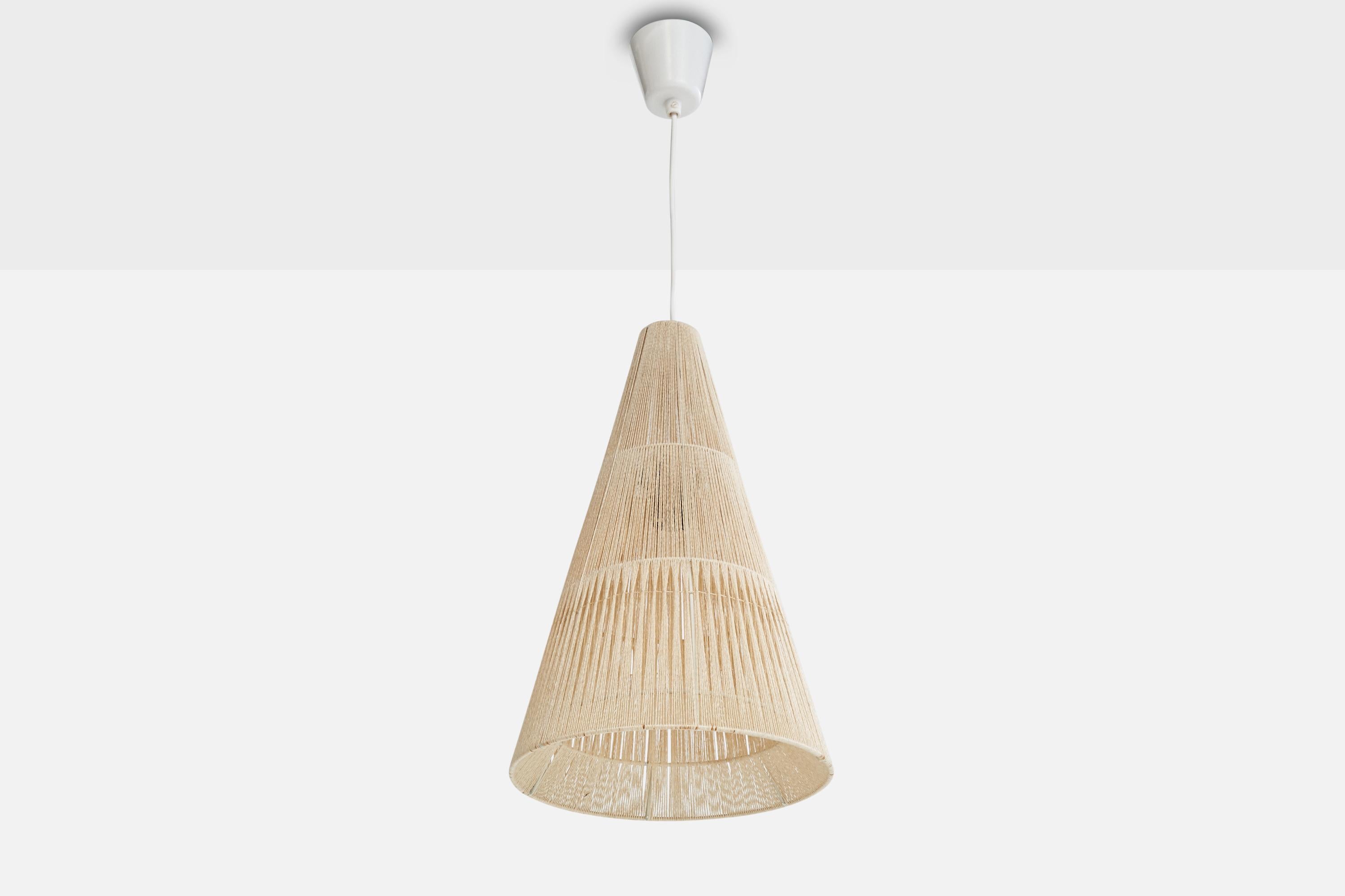 A beige string fabric and metal pendant light designed and produced in Sweden, c. 1960s.

Overall Dimensions (inches): 31.25” H x 10.75” Diameter

Dimensions of Canopy: 3.5“ H x 3.375” Diameter 

Cord length: 10.5” H

Bulb