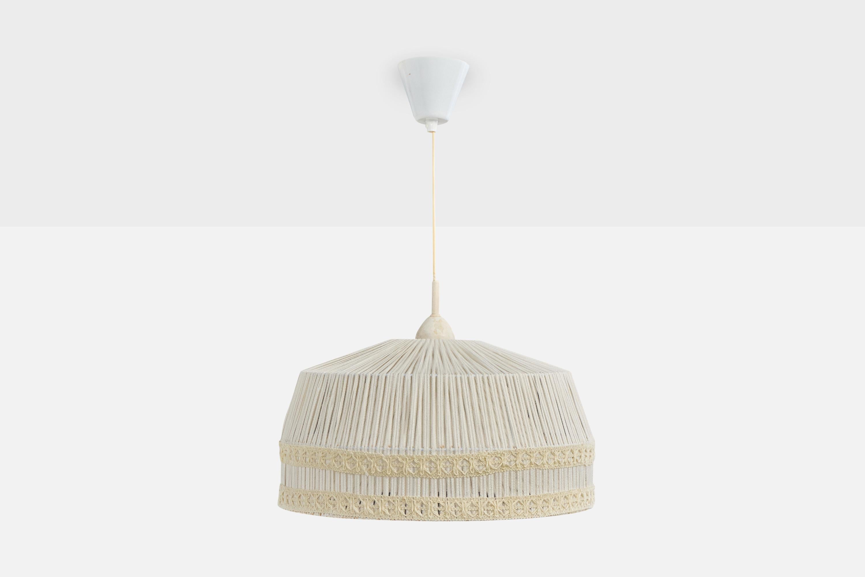 Mid-Century Modern Designer suédois, lampe suspendue, tissu, Suède, années 1960 en vente