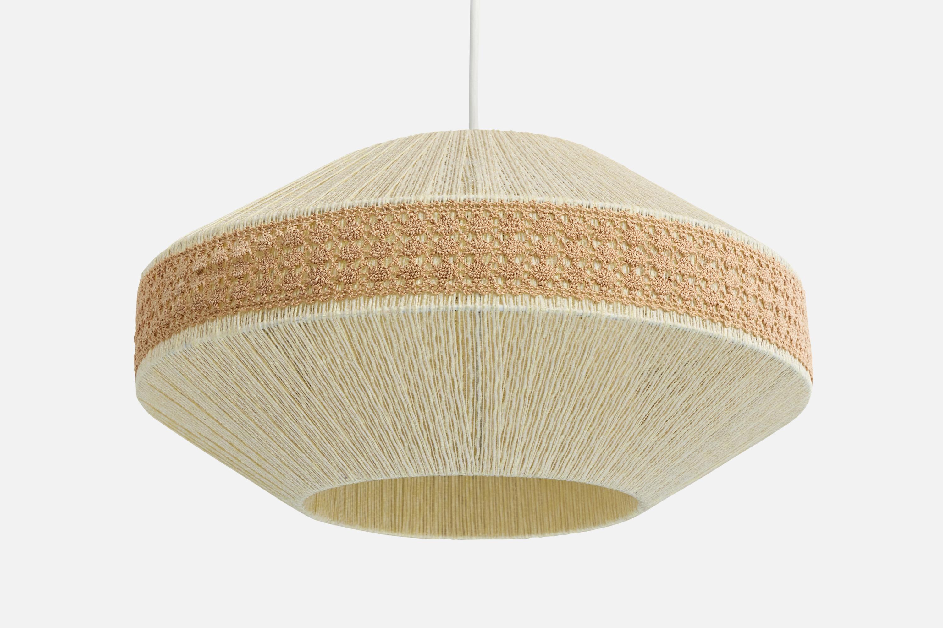 Designer svedese, lampada a sospensione, tessuto, Svezia, anni '1960 In condizioni buone in vendita a High Point, NC