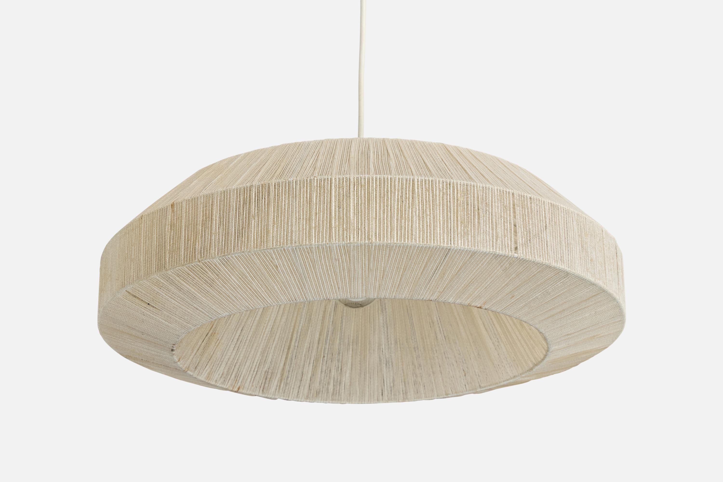 Designer svedese, lampada a sospensione, tessuto, Svezia, anni '1960 In condizioni buone in vendita a High Point, NC