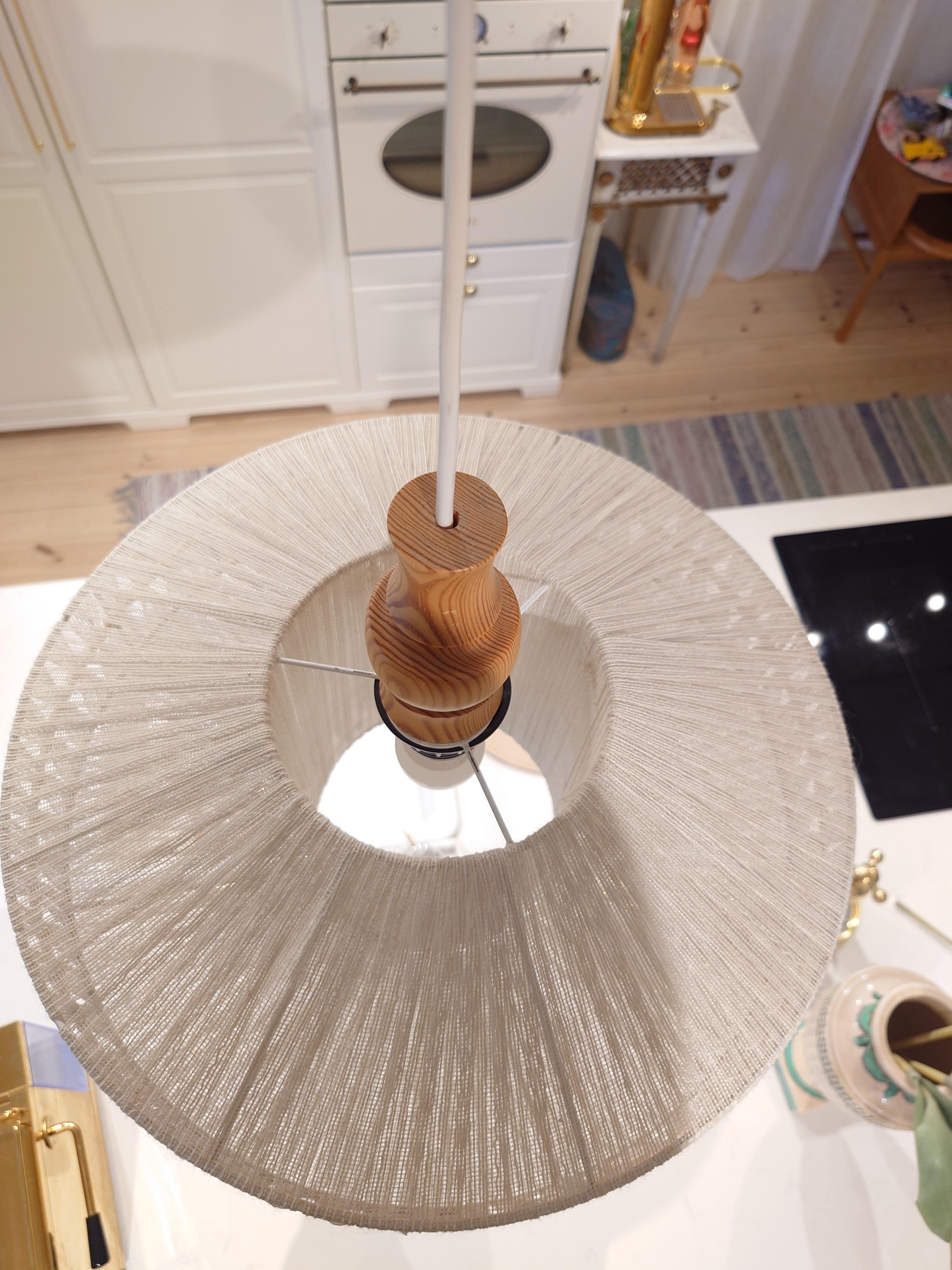 Metà XX secolo Designer svedese, lampada a sospensione, tessuto, Svezia, anni '1960 in vendita