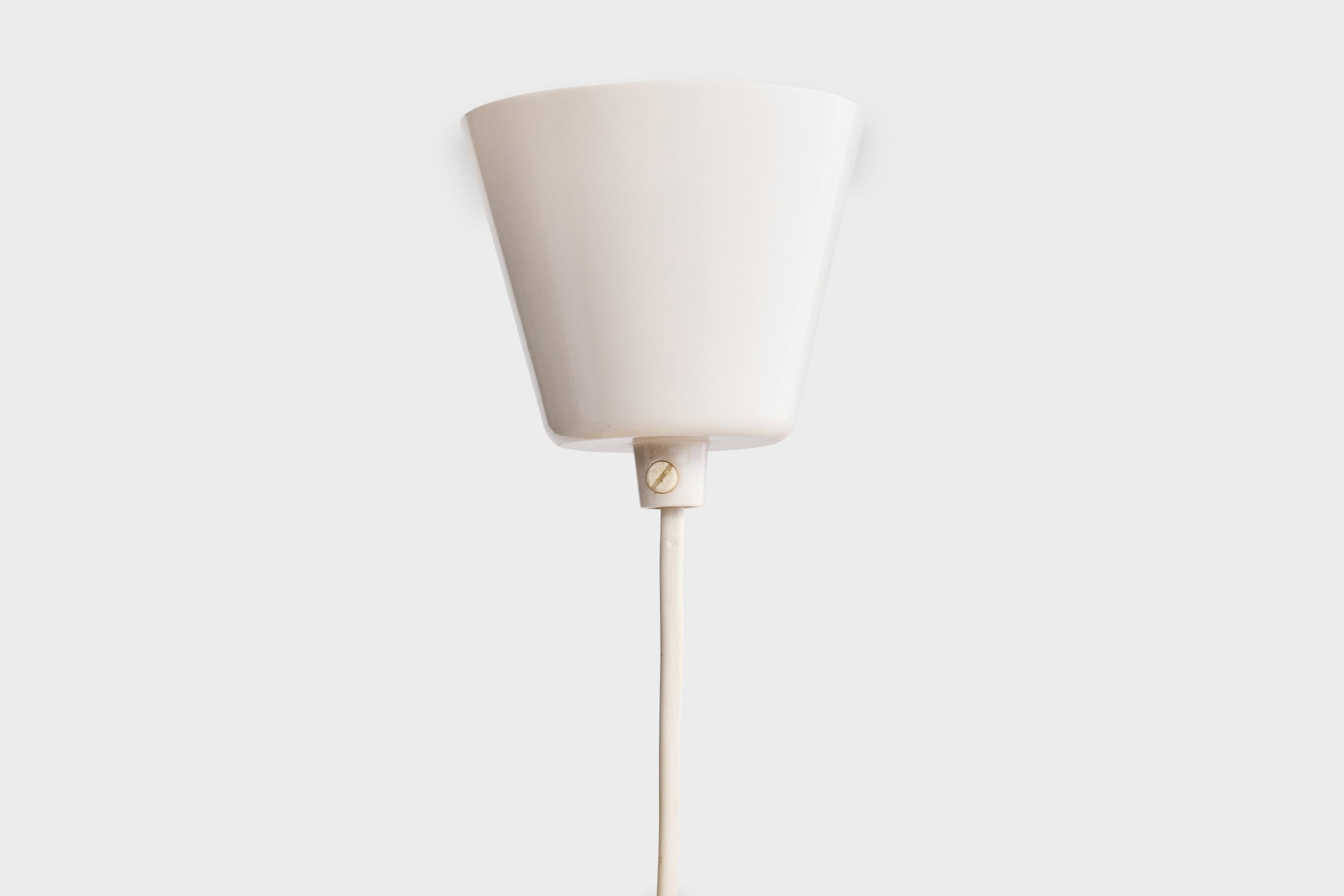 Designer suédois, lampe suspendue, tissu, Suède, années 1960 en vente 1