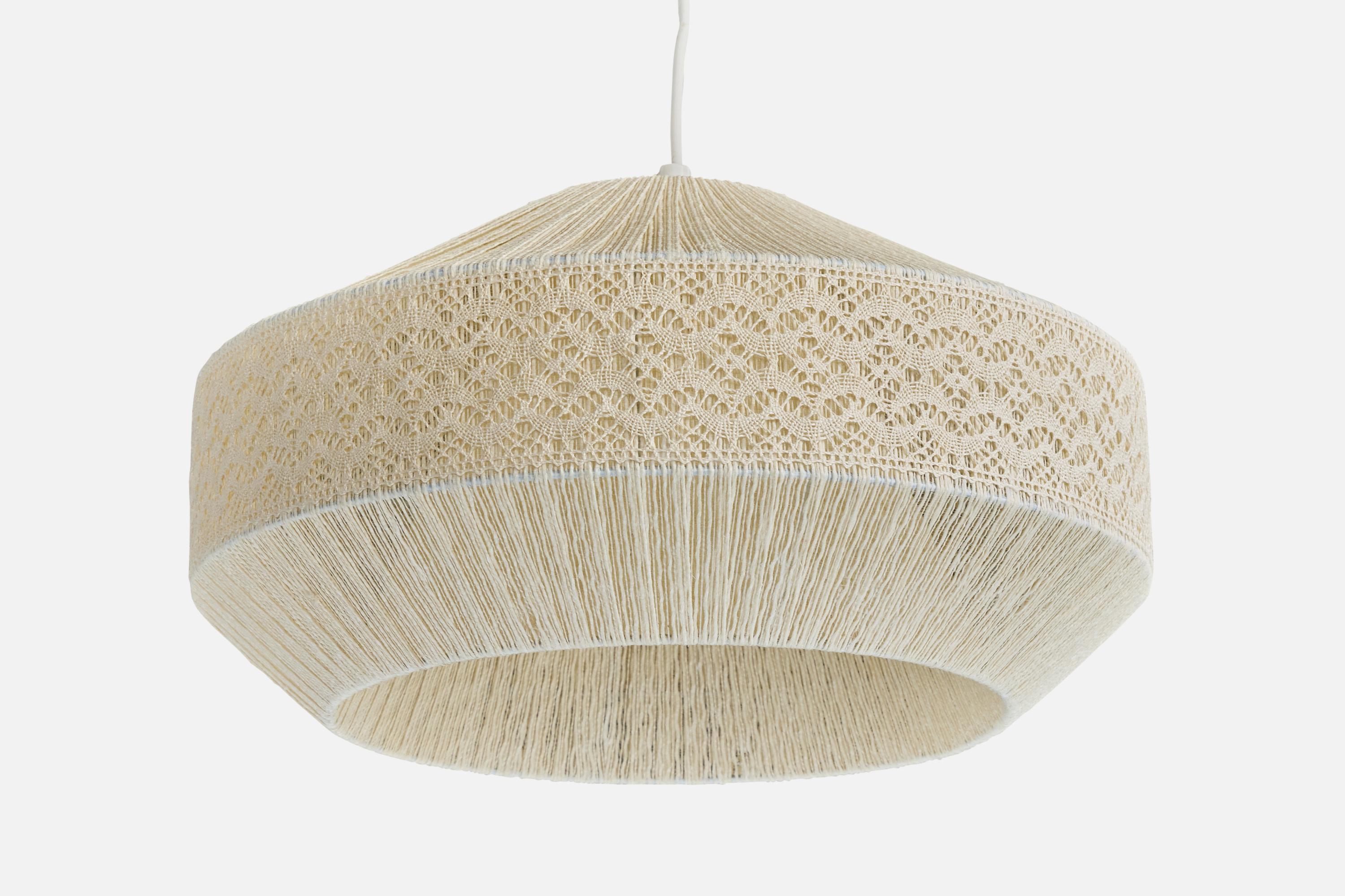 Designer svedese, lampada a sospensione, tessuto, Svezia, anni '1970 In condizioni buone in vendita a High Point, NC