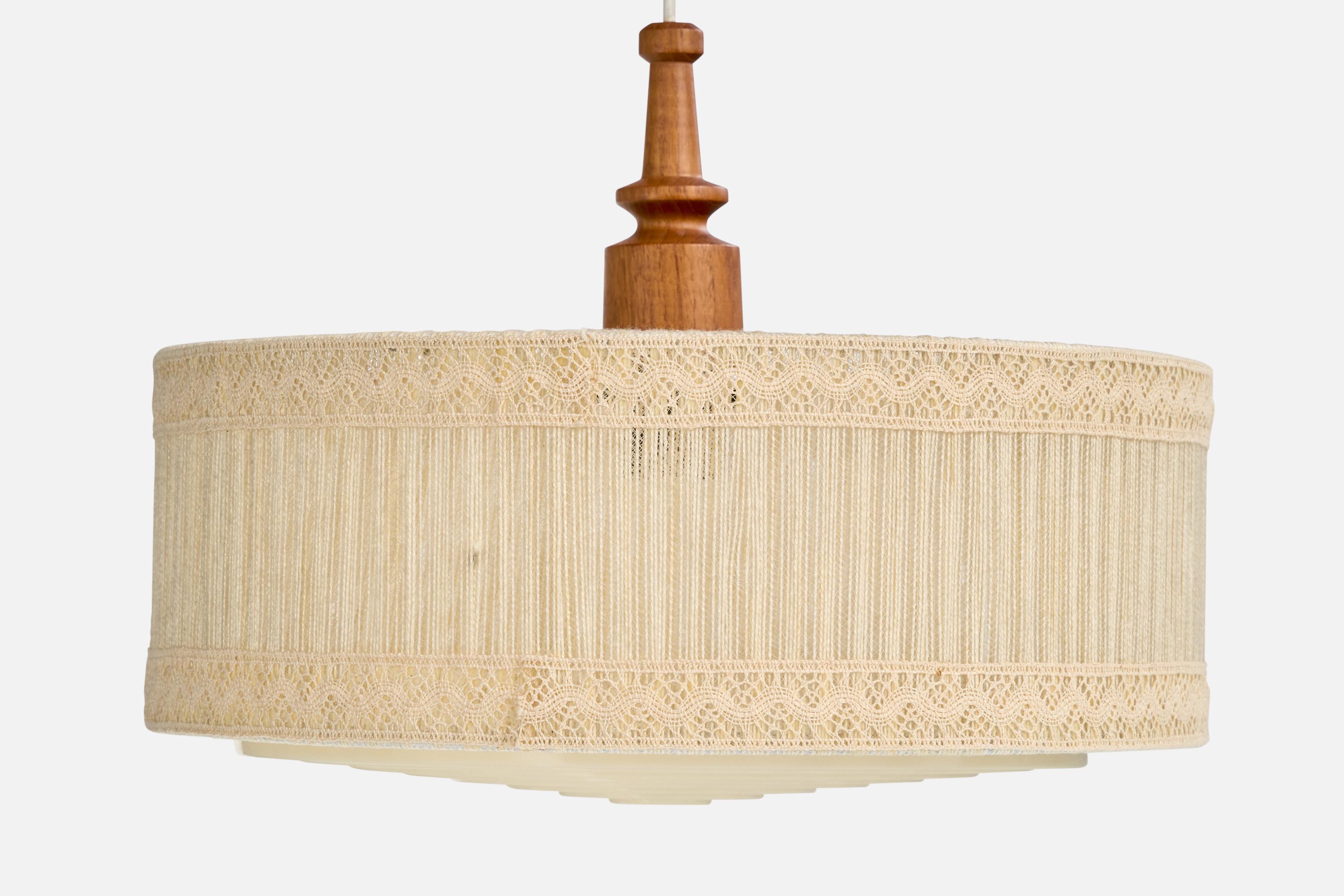 Tessuto Designer svedese, lampada a sospensione, Fabrice, Teak, Plastica, Svezia, anni '70 in vendita
